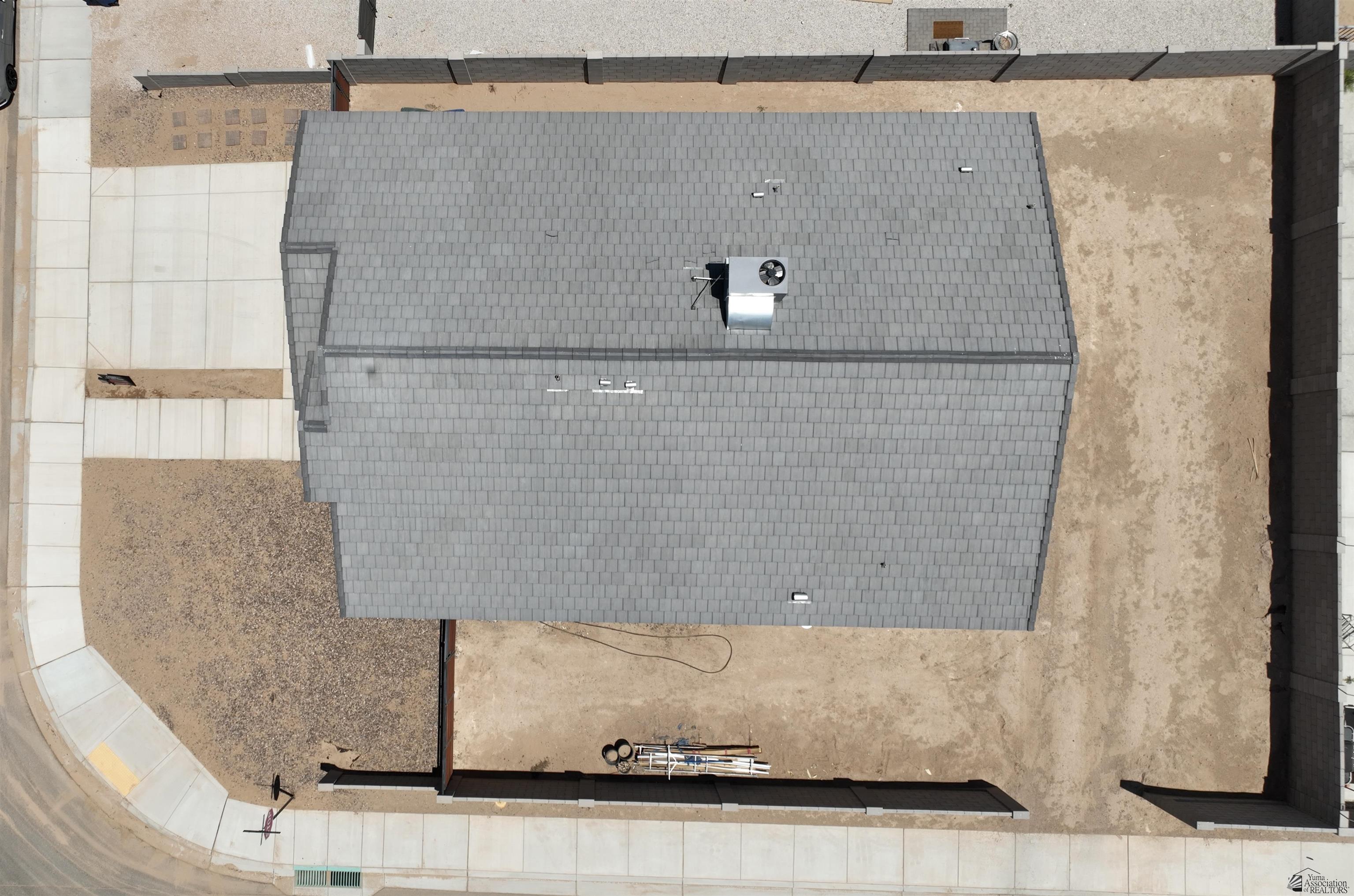 8551 E 41 St