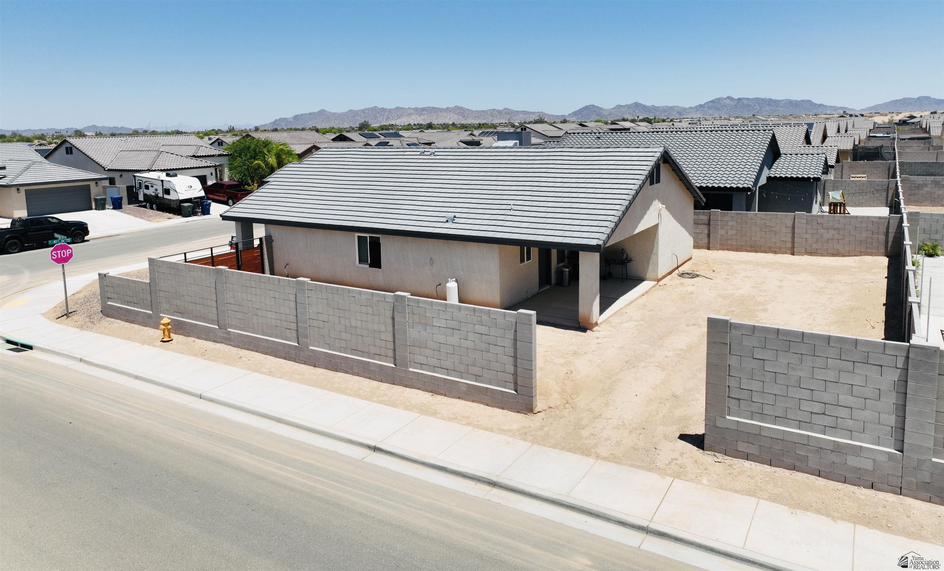 8551 E 41 St