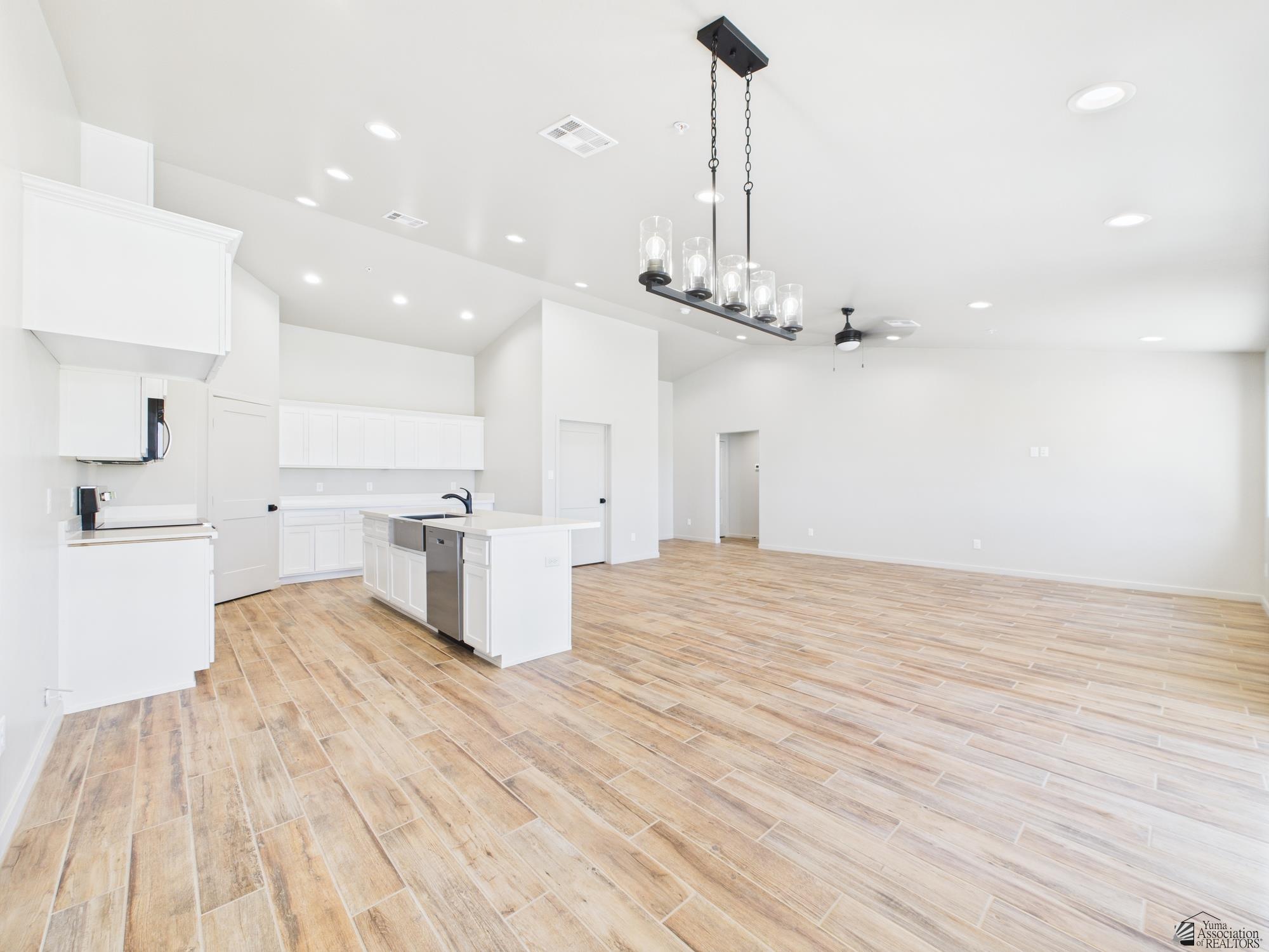 12116 E Calle Del Cid