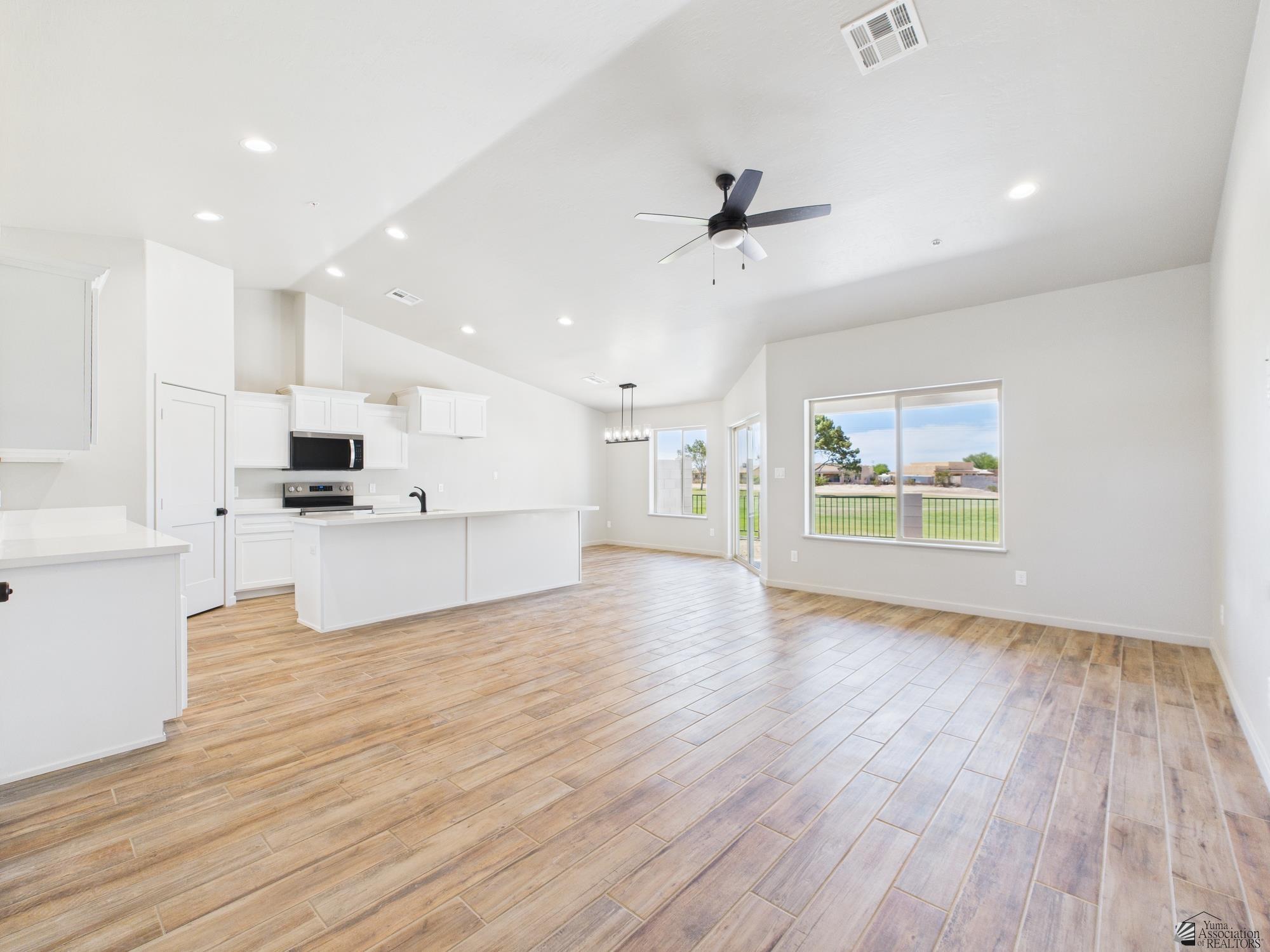12116 E Calle Del Cid