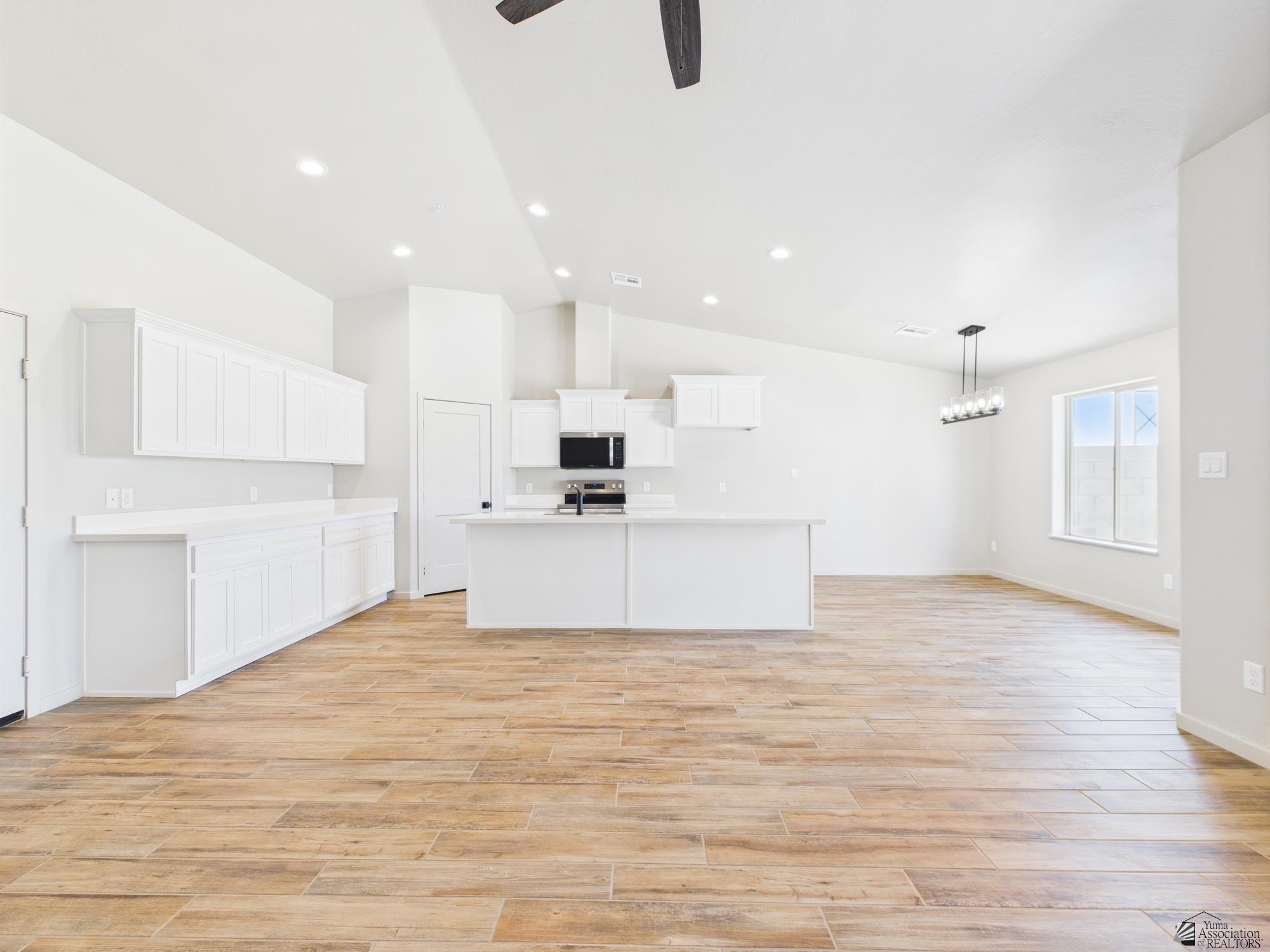 12116 E Calle Del Cid