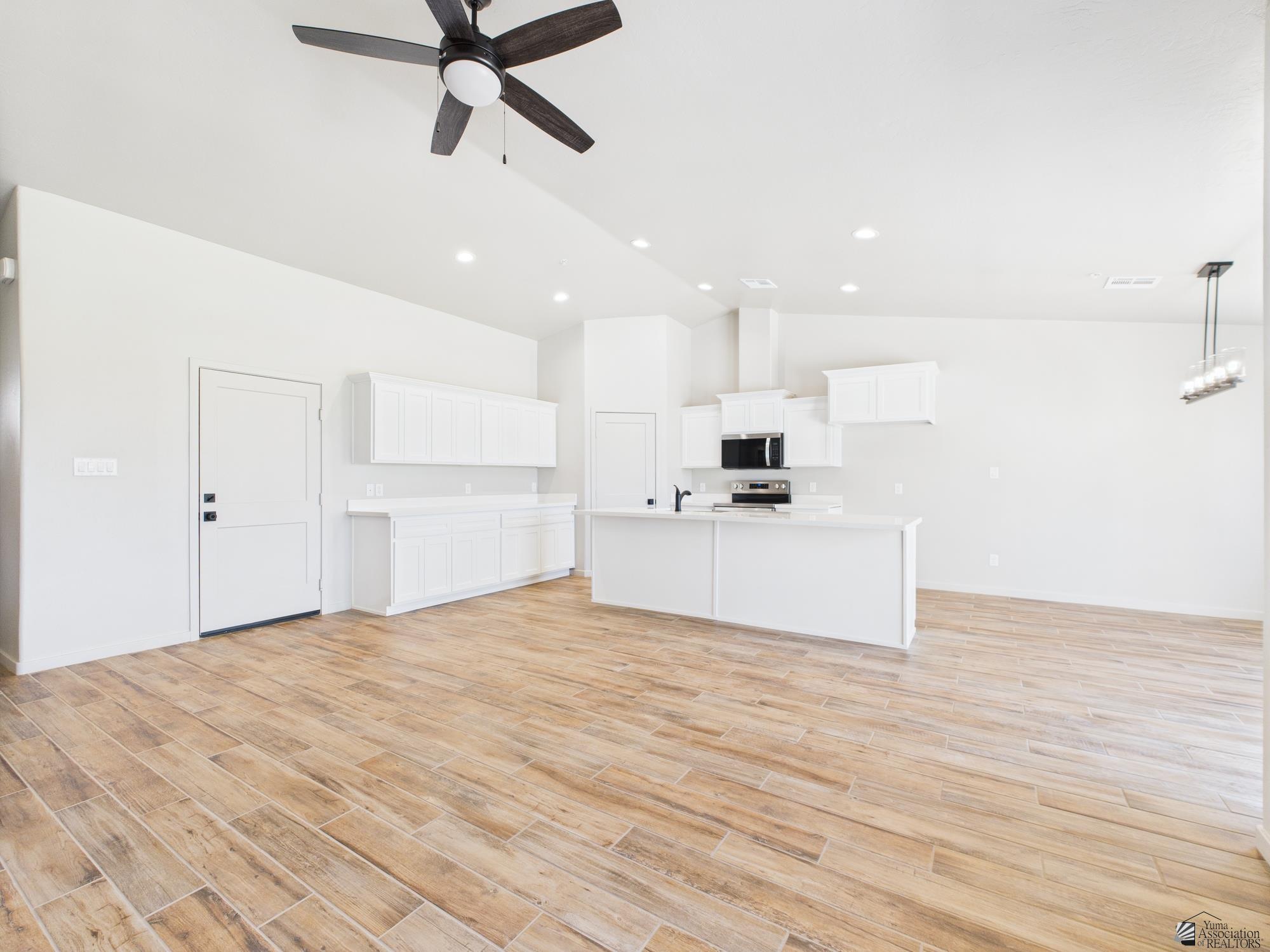 12116 E Calle Del Cid