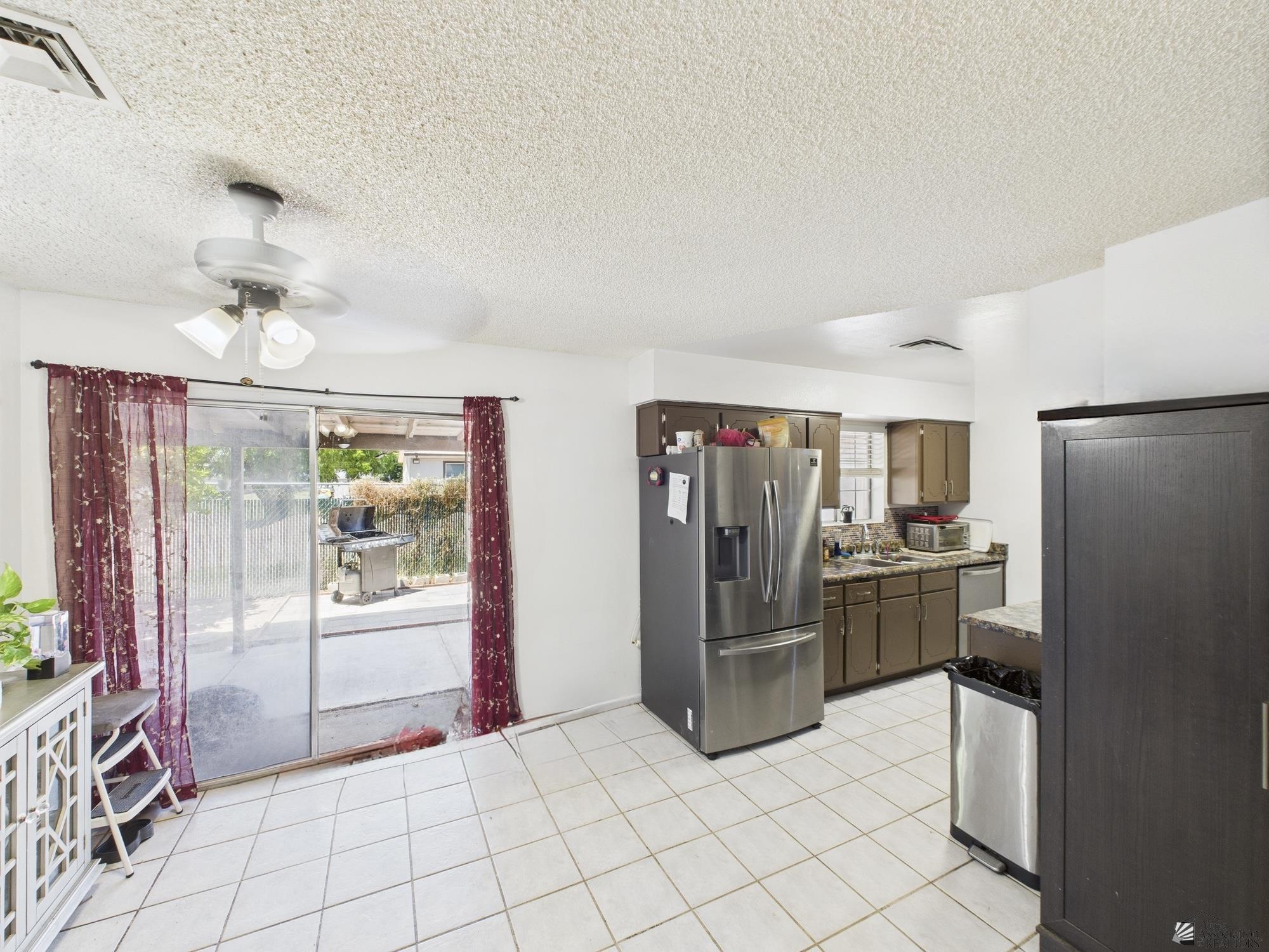 4110 W Linda Ln