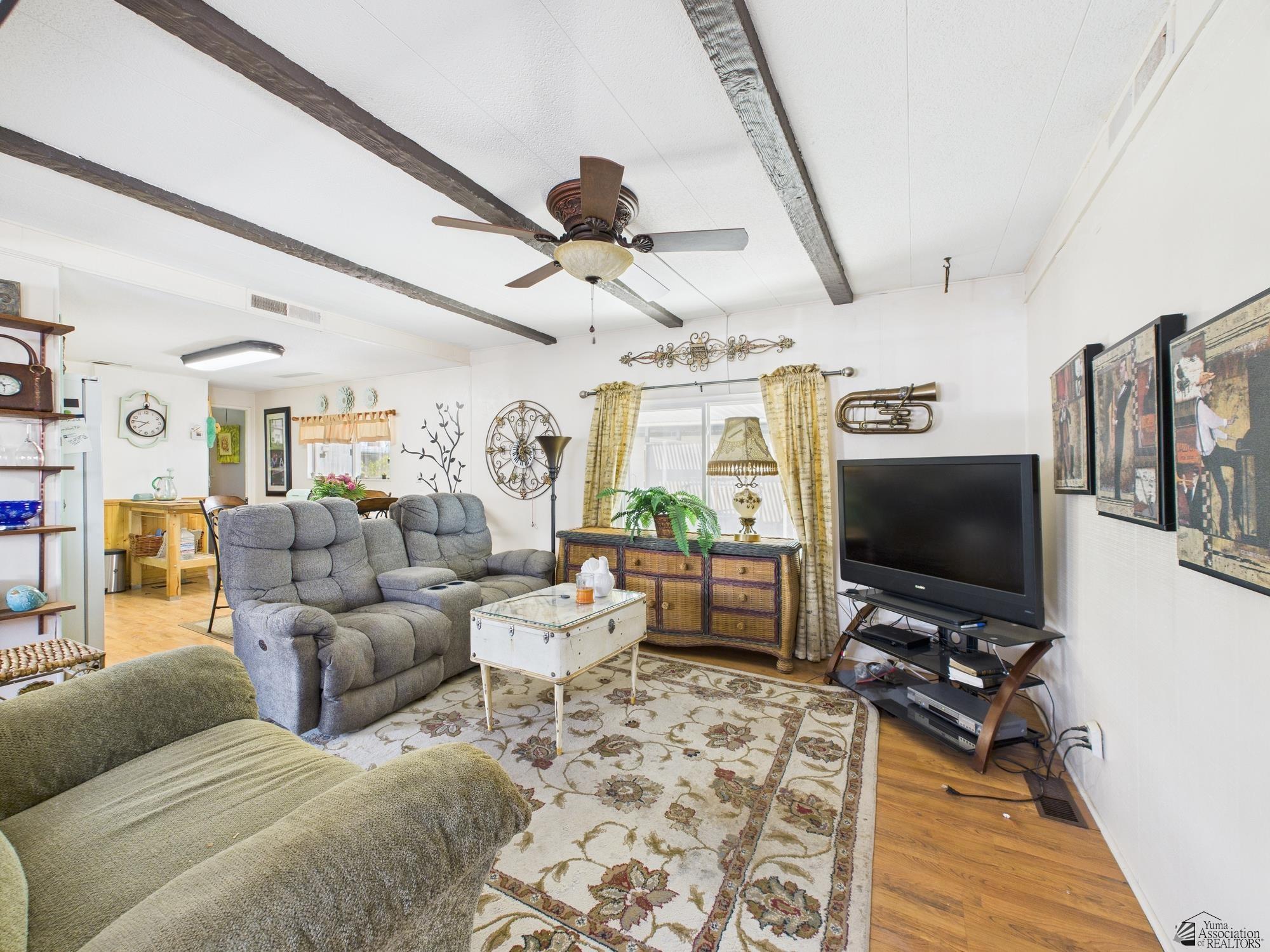 528 W Rainbow Ln