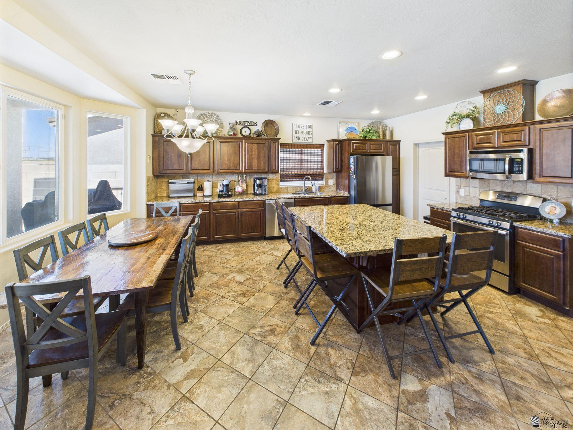 3774 W 36 St