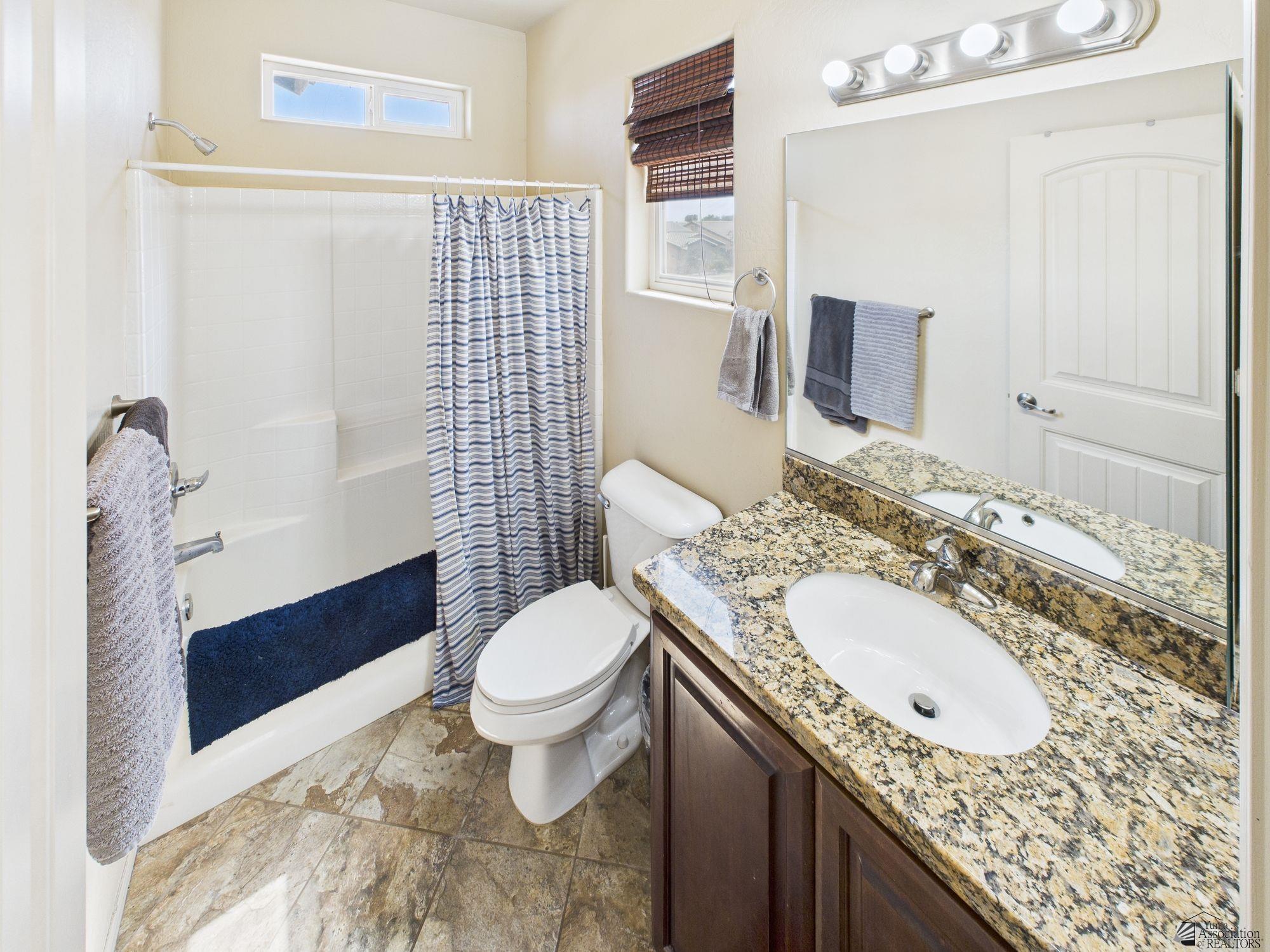 3774 W 36 St