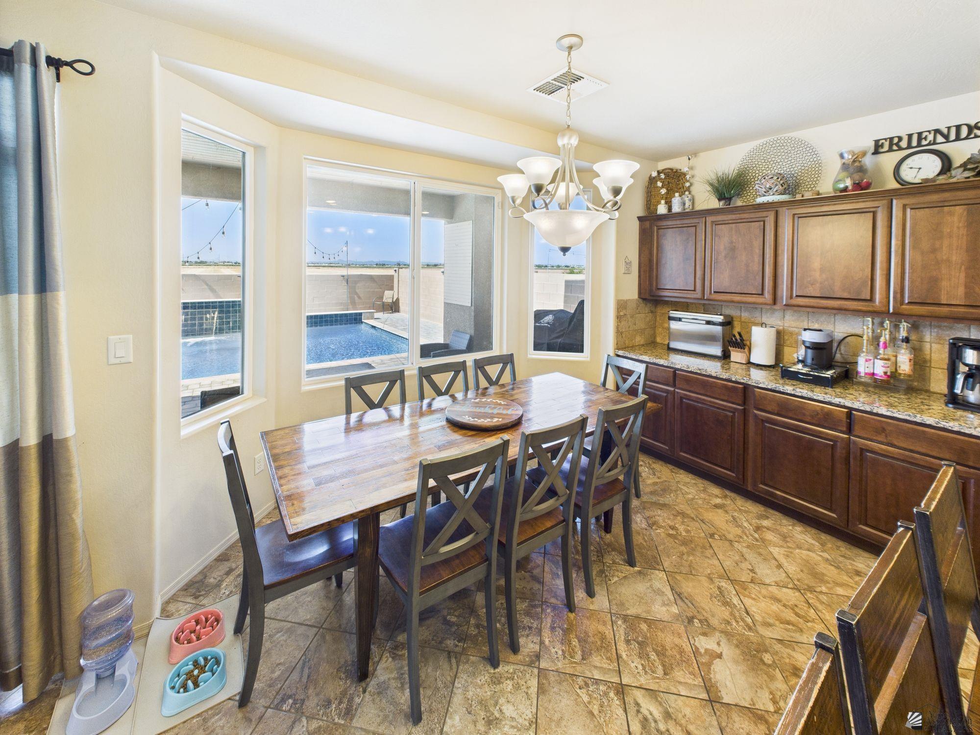 3774 W 36 St
