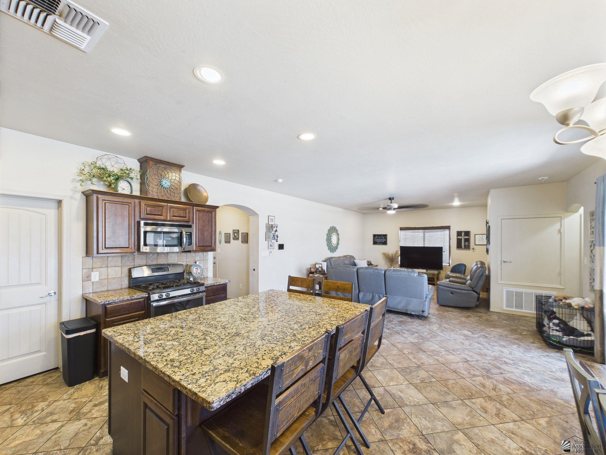 3774 W 36 St