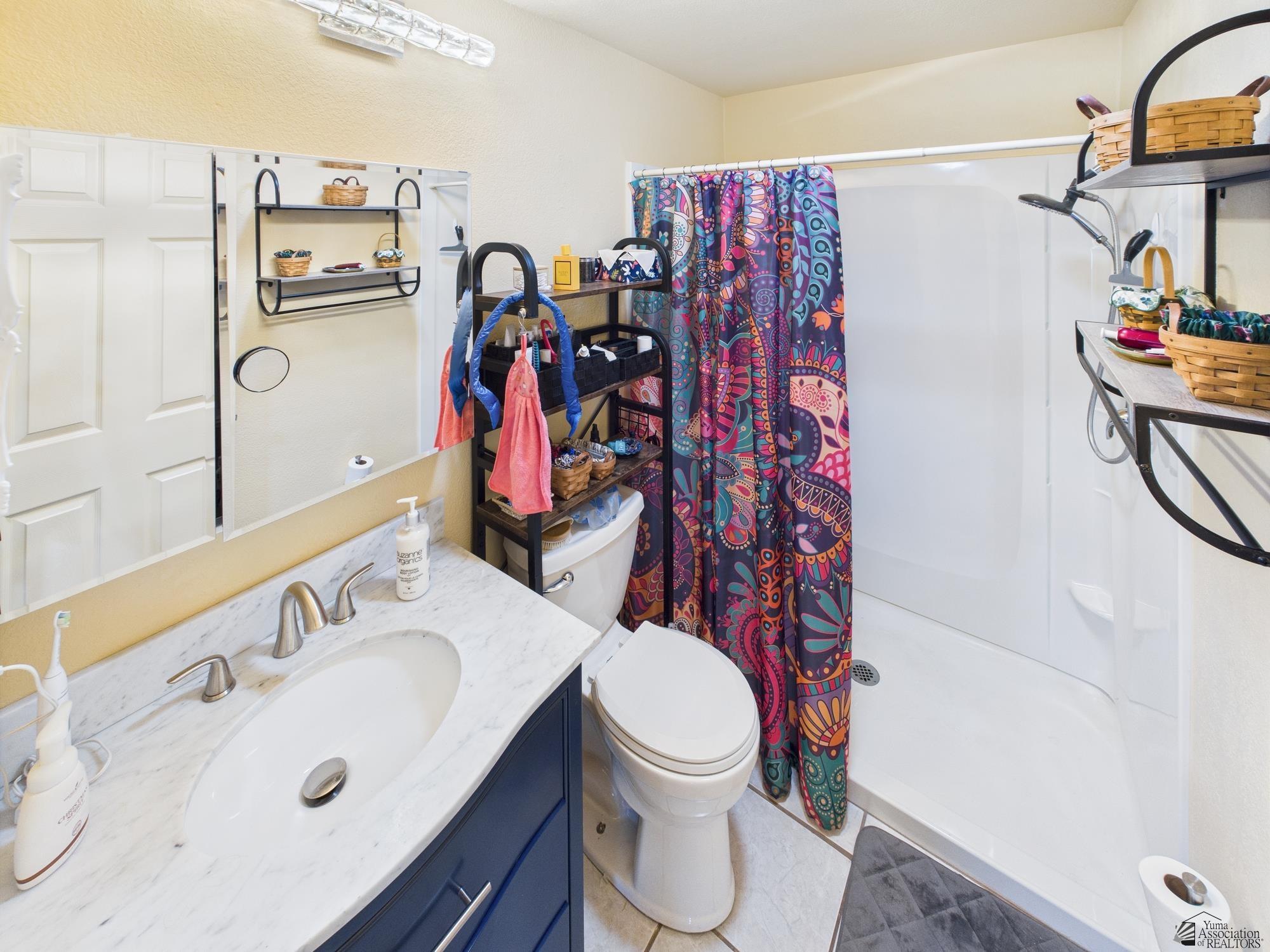 13822 E 53 Dr