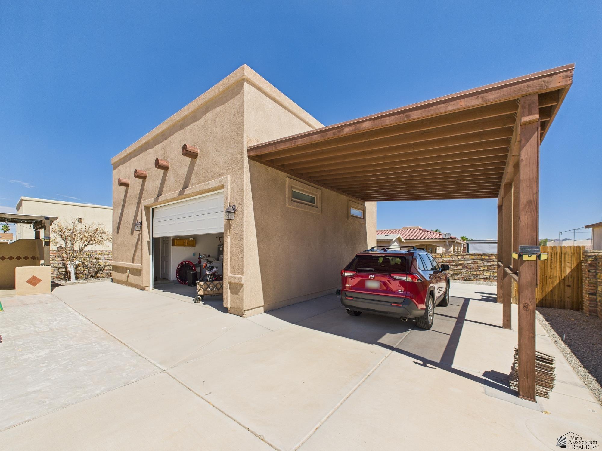 13822 E 53 Dr