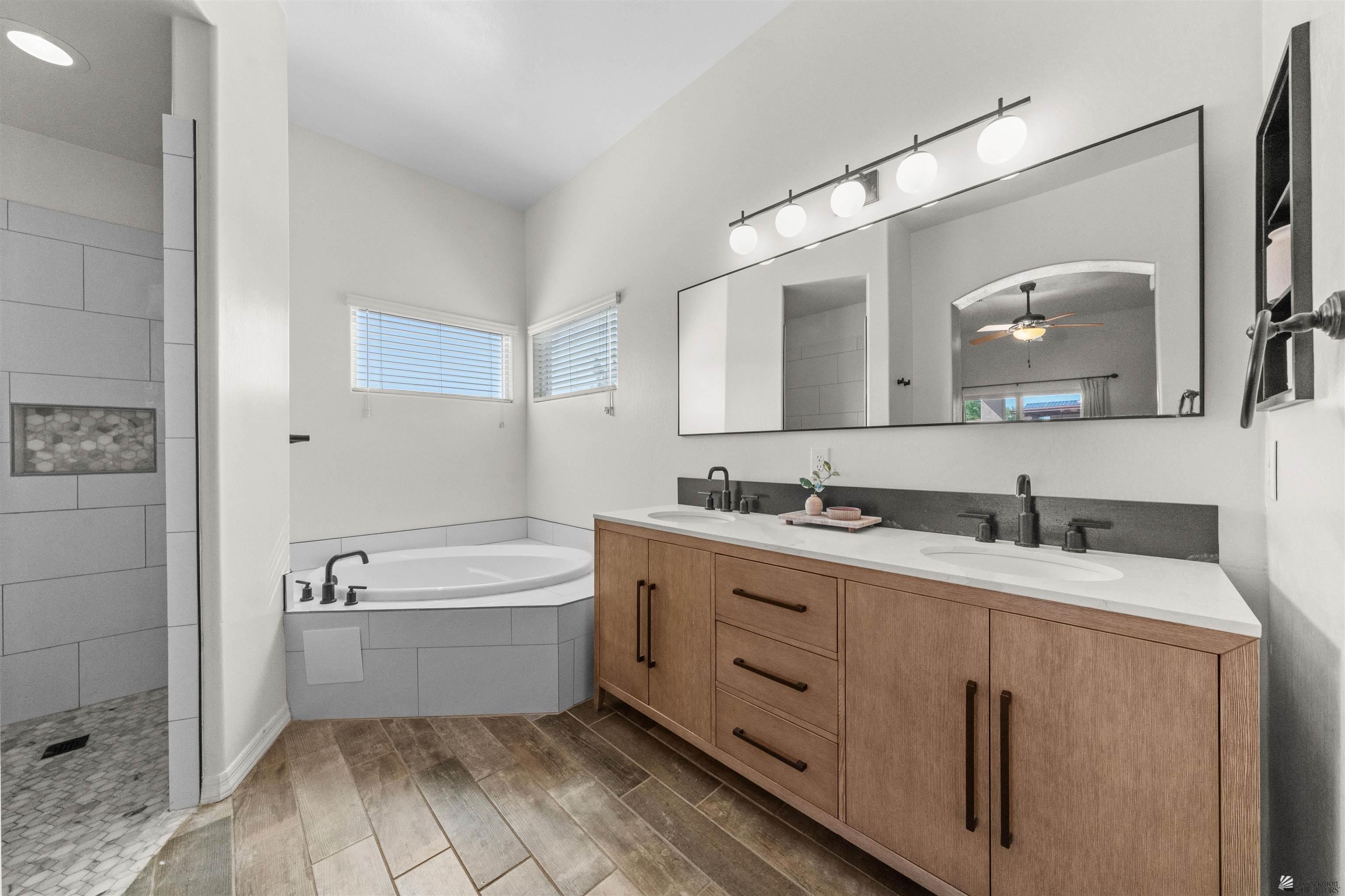 3795 S Bella Vista Dr