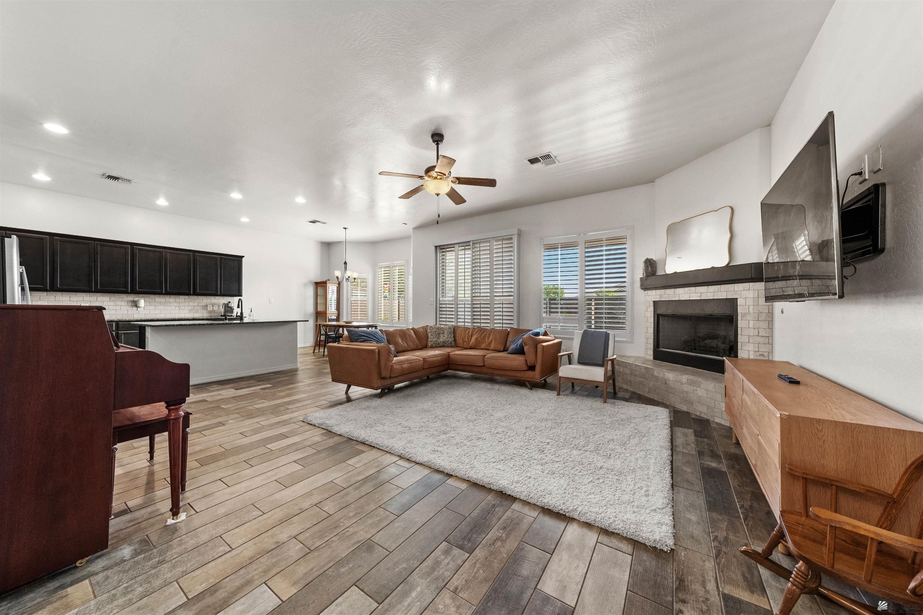 3795 S Bella Vista Dr