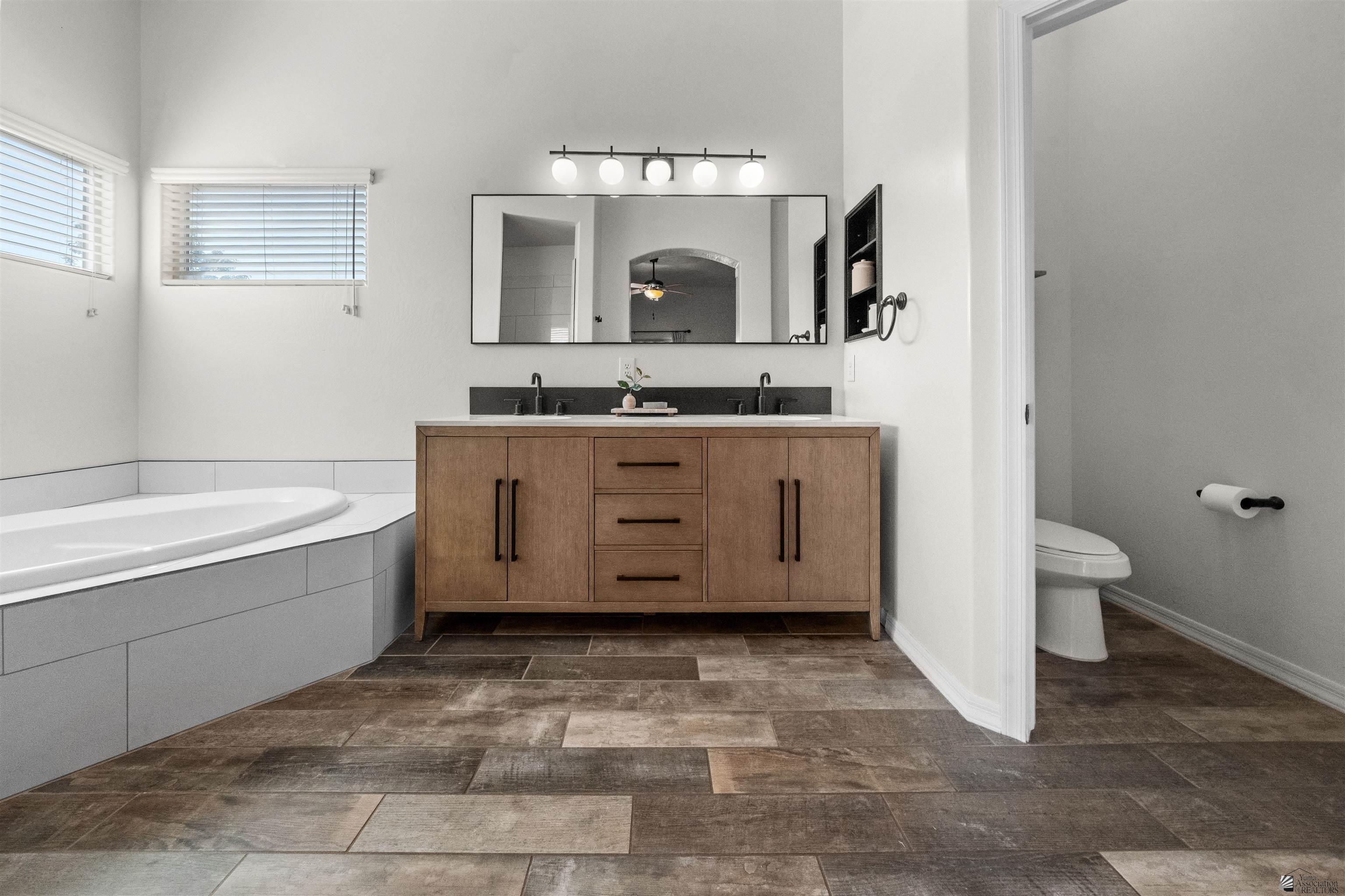 3795 S Bella Vista Dr