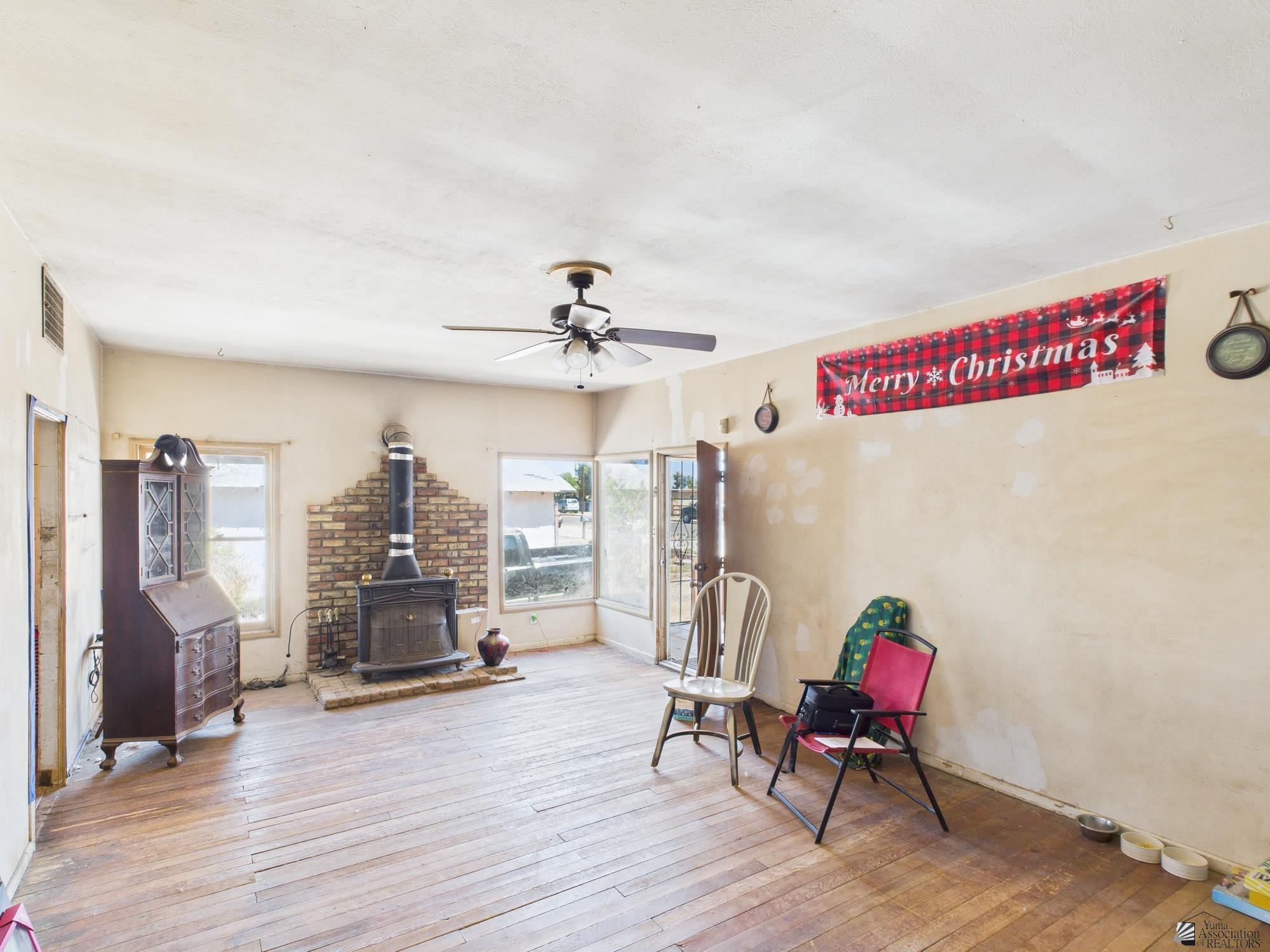 884 S 6 Ave