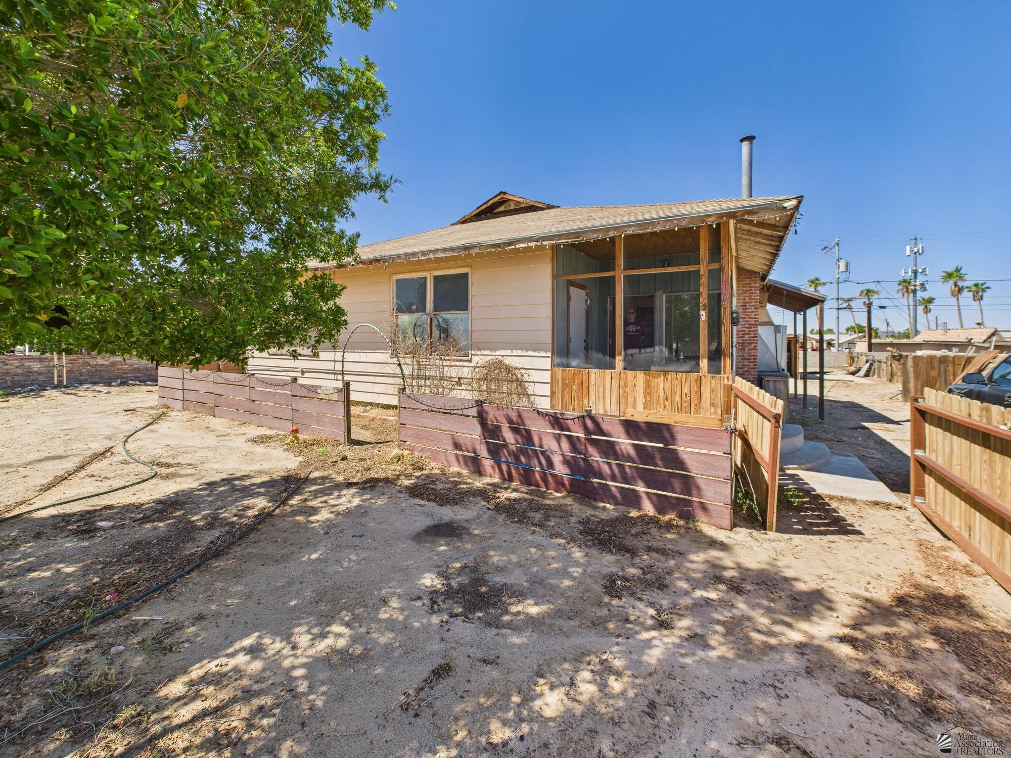 884 S 6 Ave