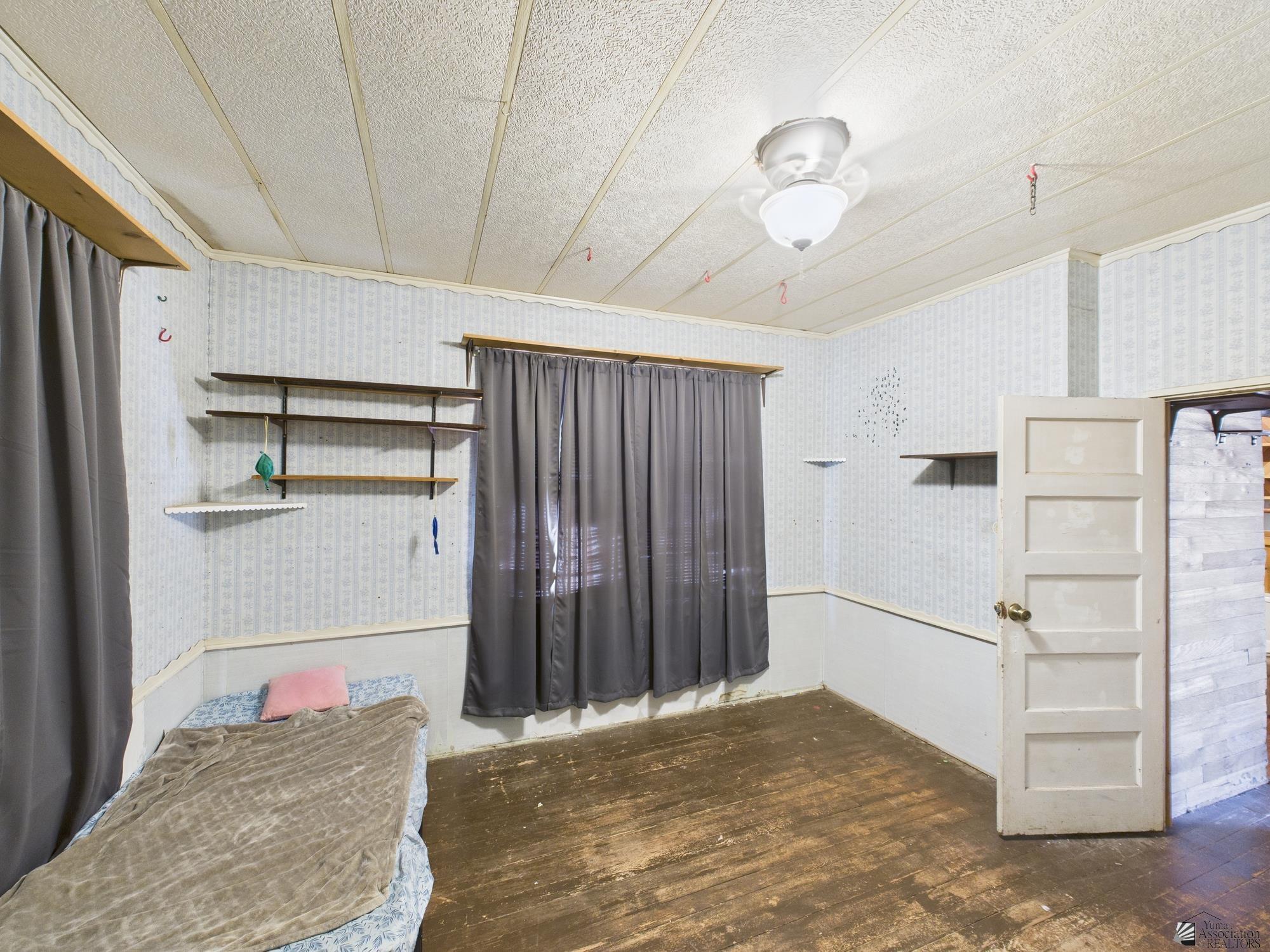 884 S 6 Ave