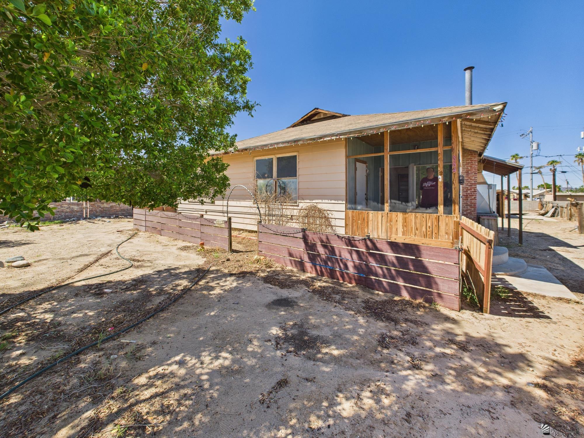 884 S 6 Ave