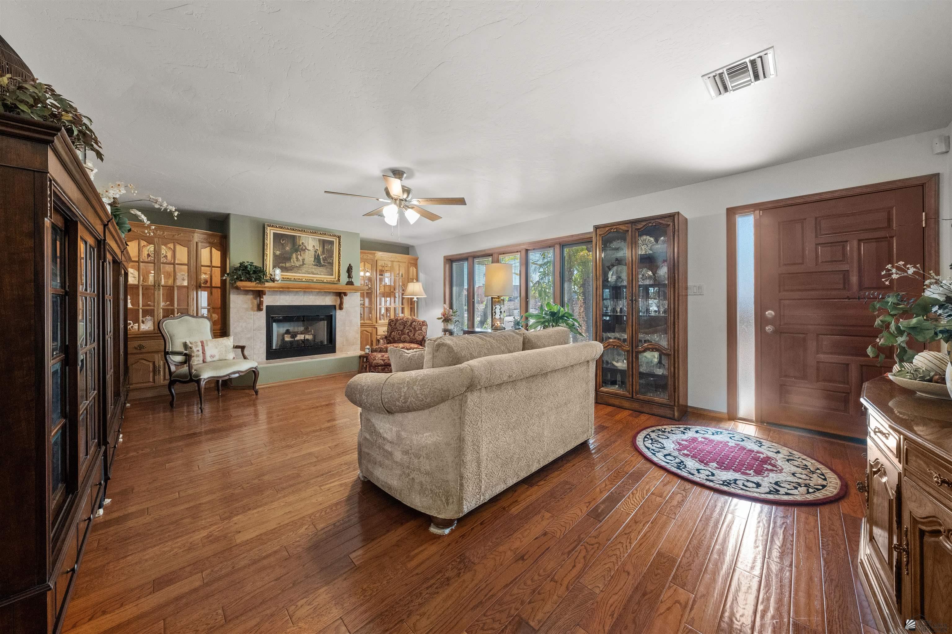 13687 S Selina Dr