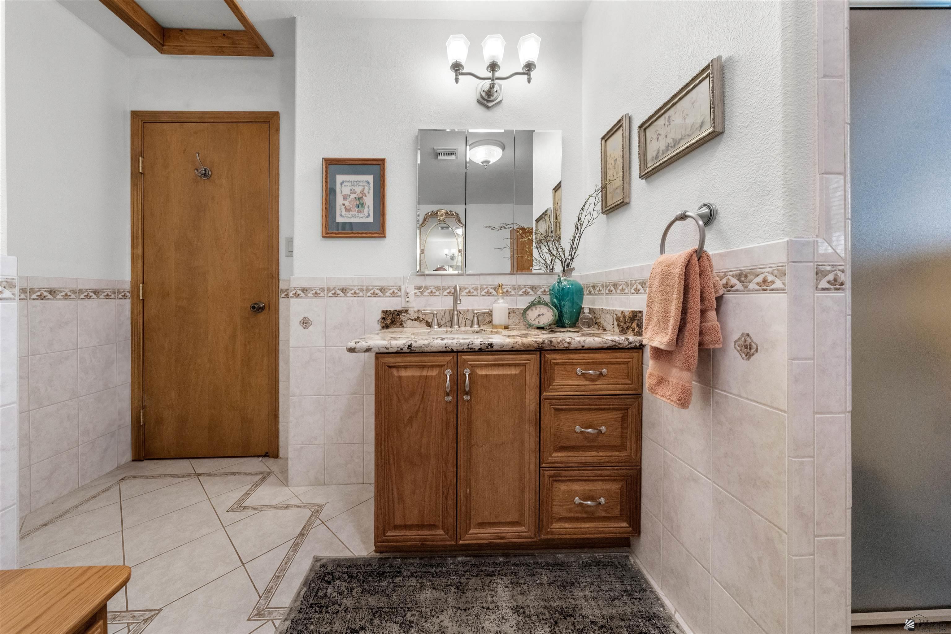13687 S Selina Dr