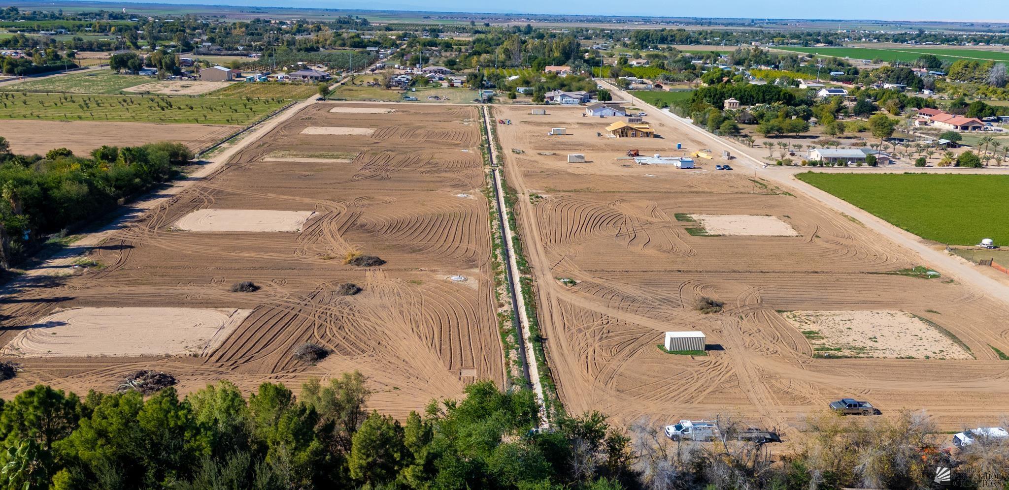 2323 W County 16 3/4 St