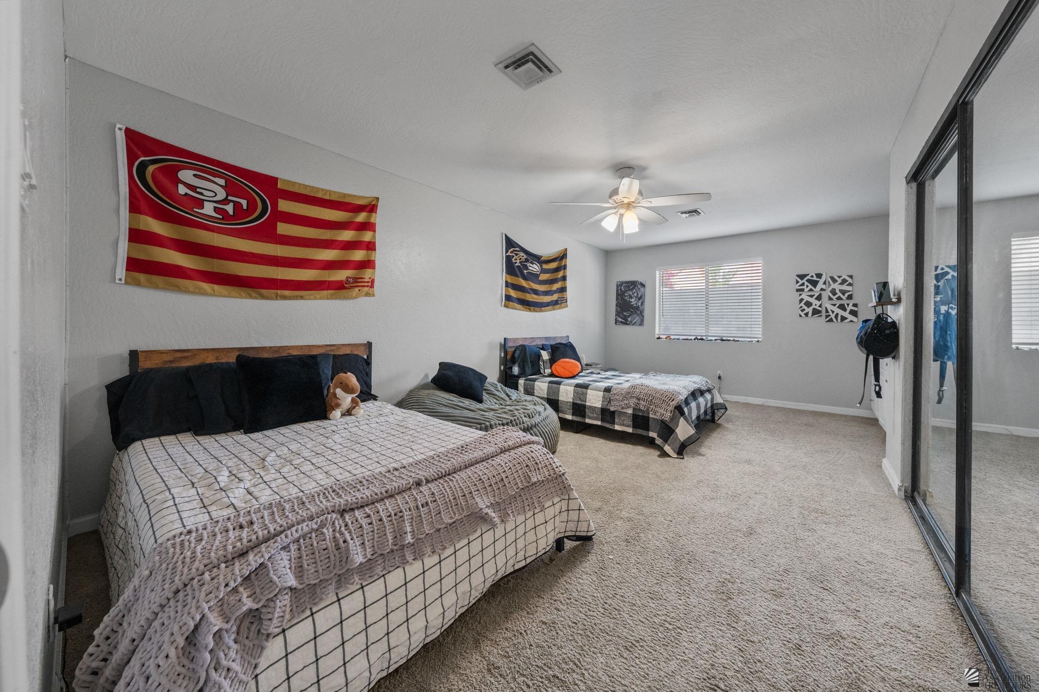 1653 W 12 Ln