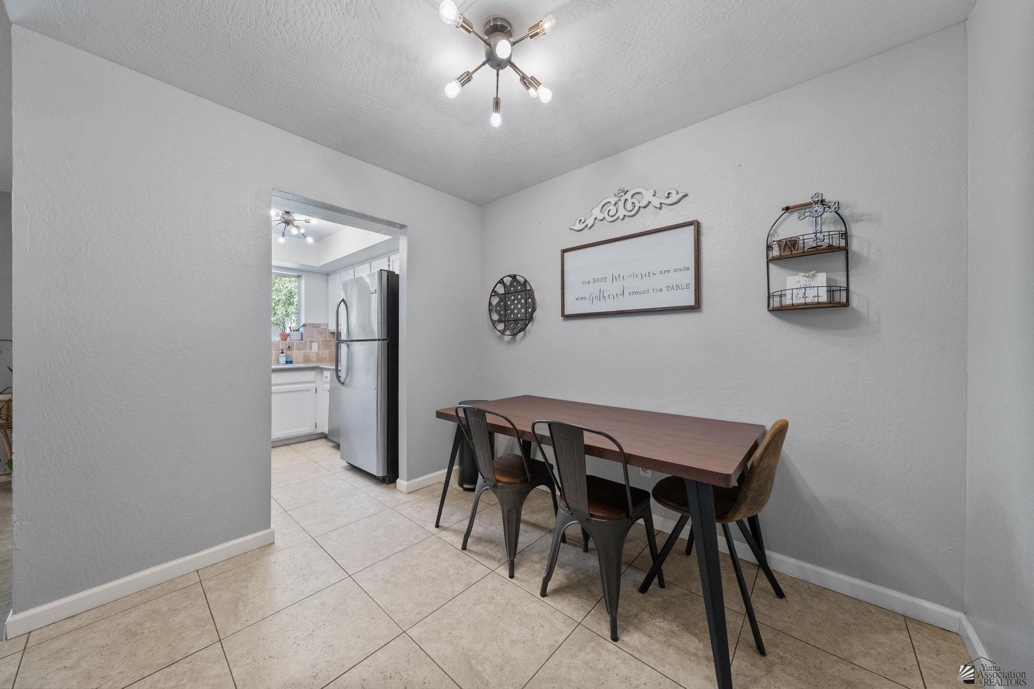 1653 W 12 Ln