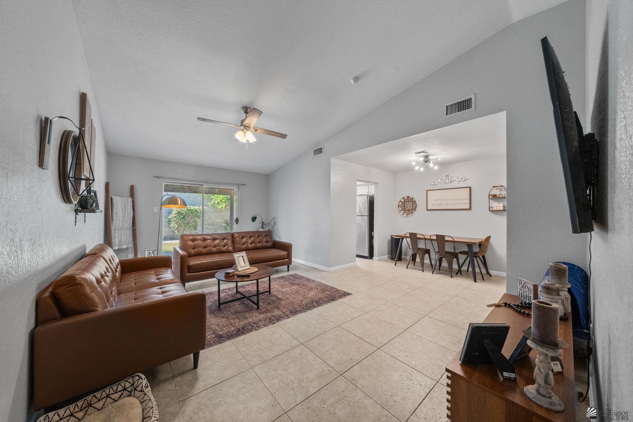 1653 W 12 Ln