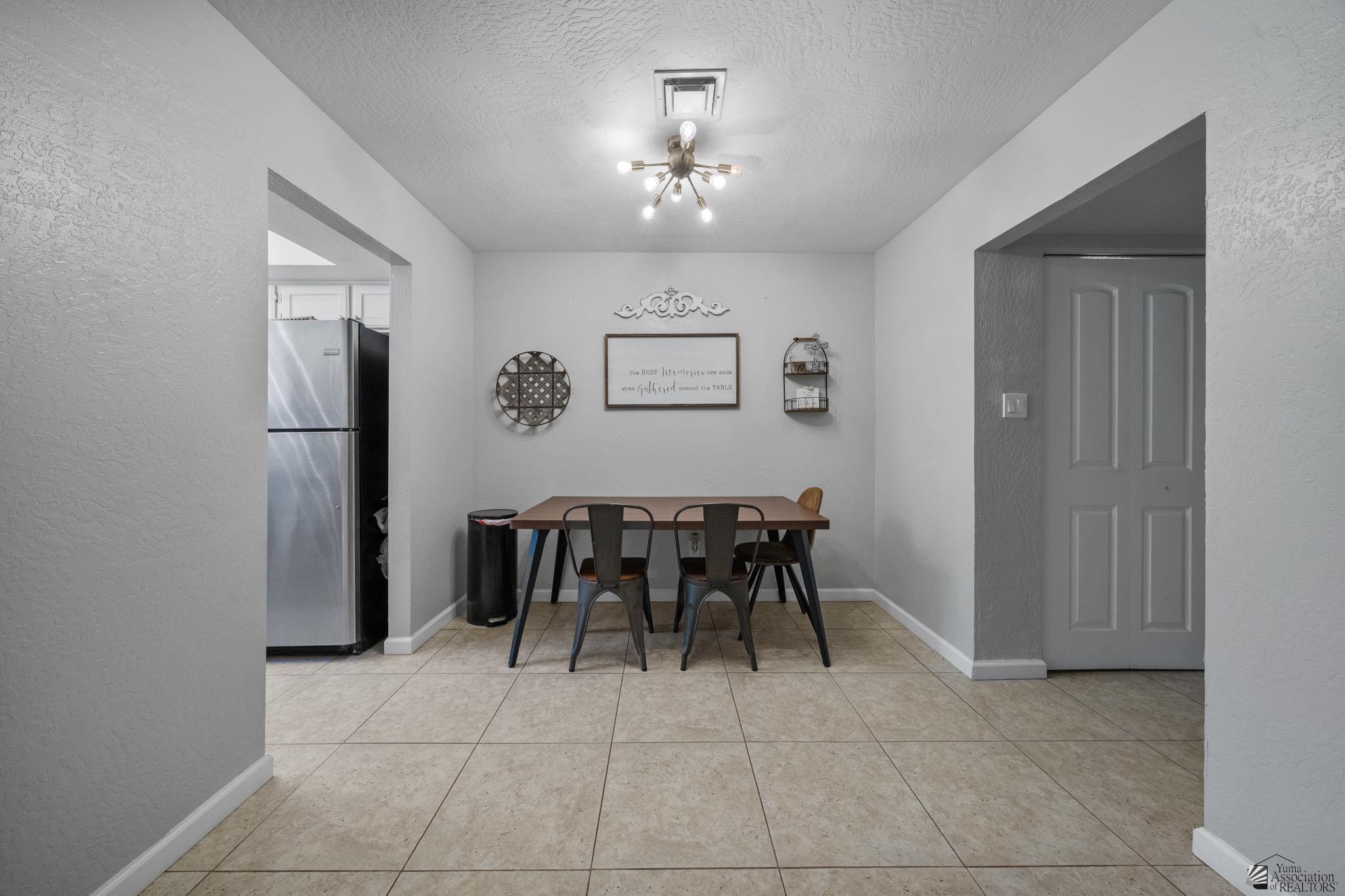 1653 W 12 Ln