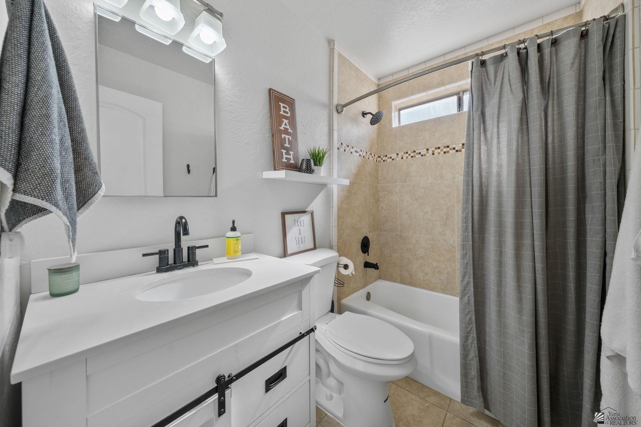 1653 W 12 Ln