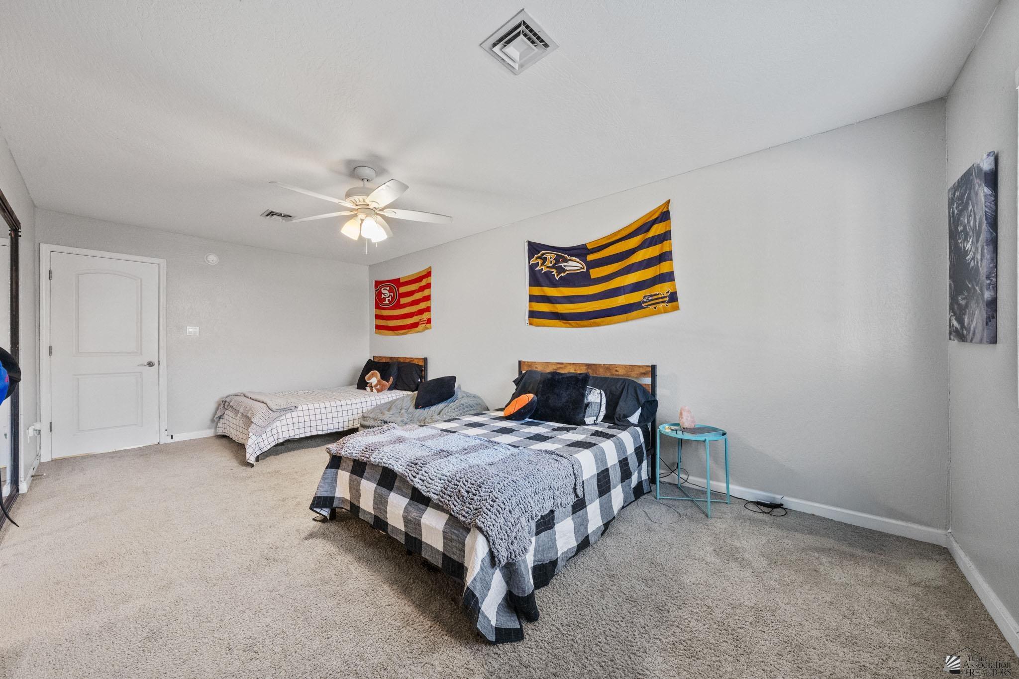 1653 W 12 Ln
