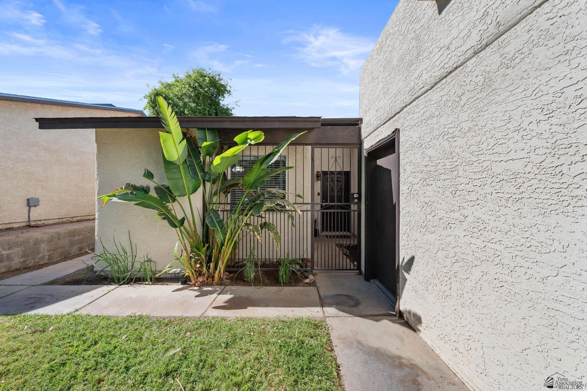 1653 W 12 Ln