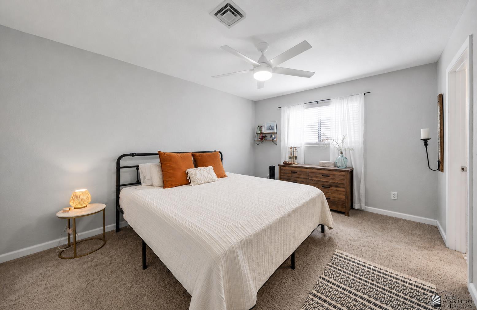 1653 W 12 Ln