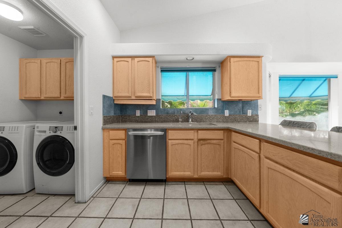 14141 E 52 St