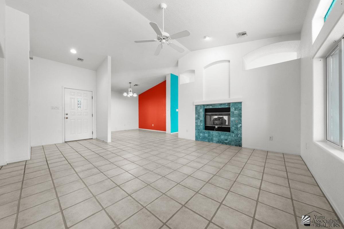 14141 E 52 St