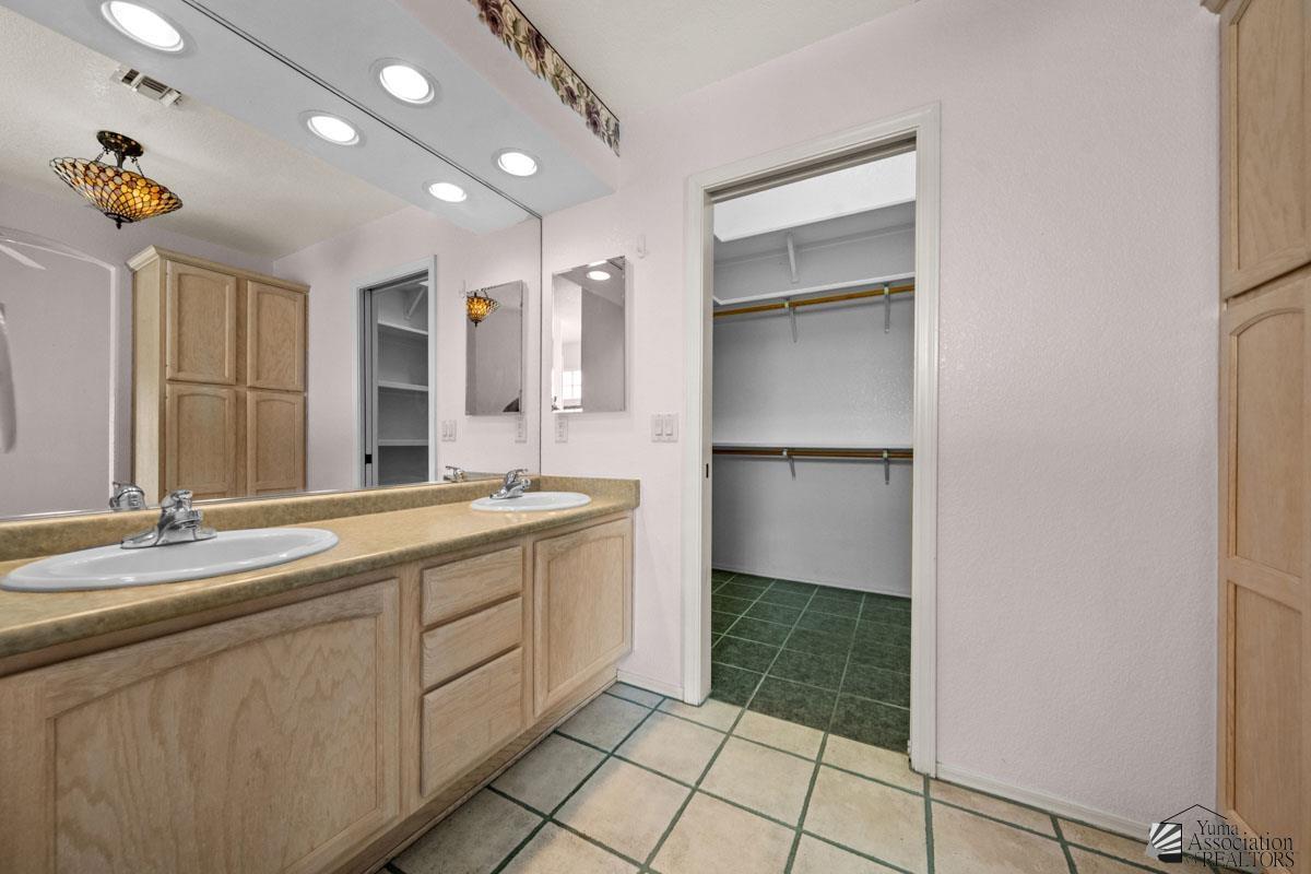 14141 E 52 St