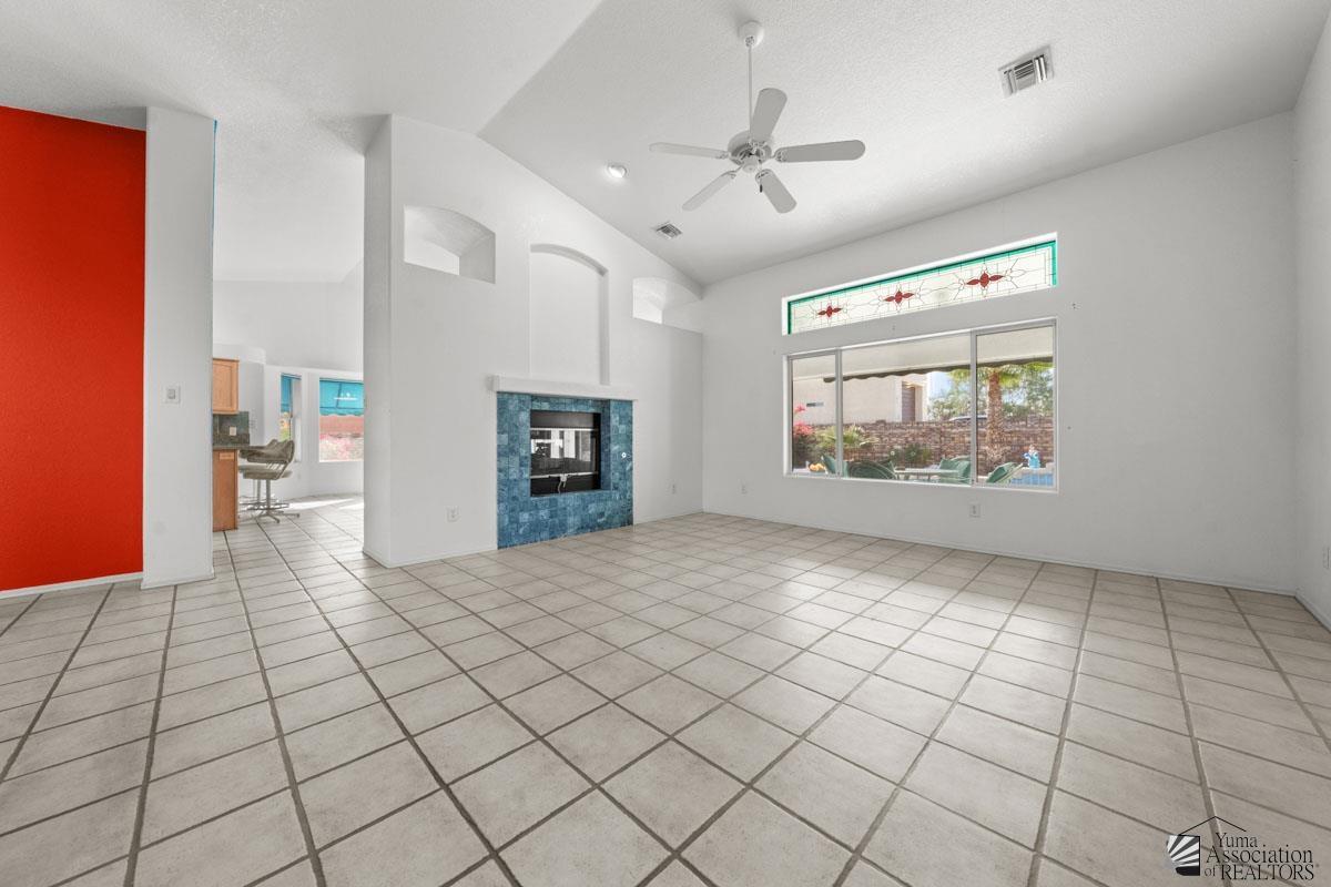 14141 E 52 St