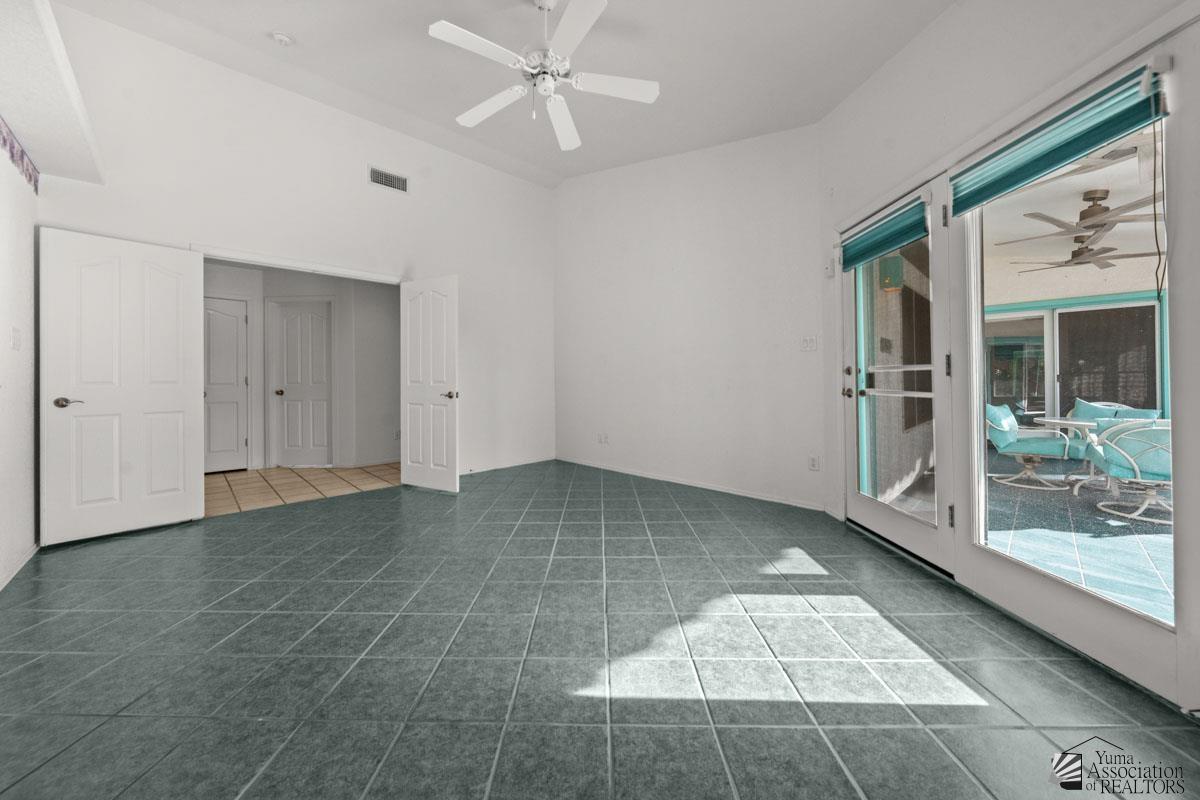14141 E 52 St