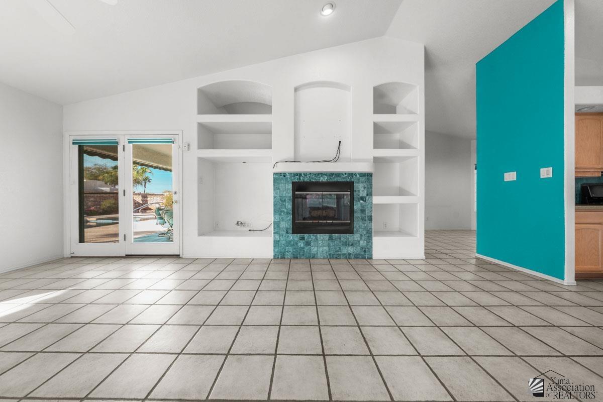 14141 E 52 St