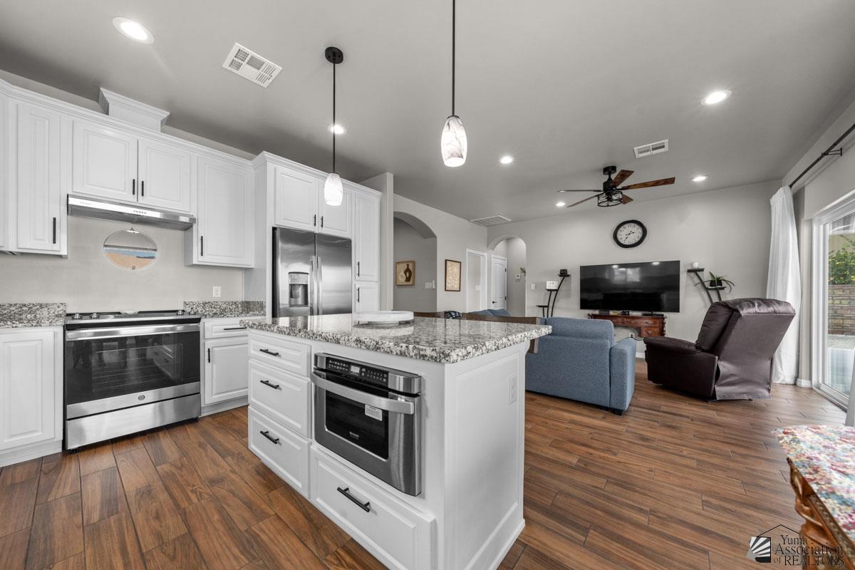 14634 E 51 Dr
