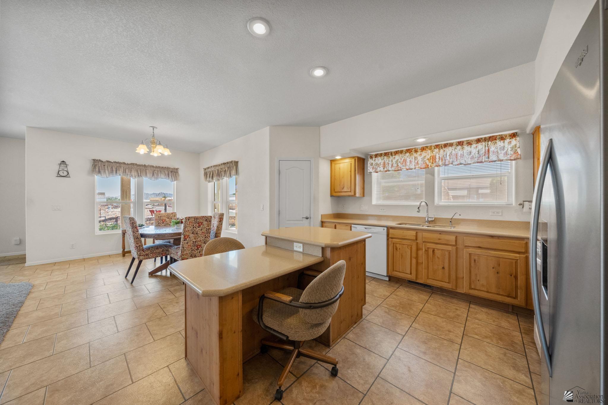 13317 E 53 Dr