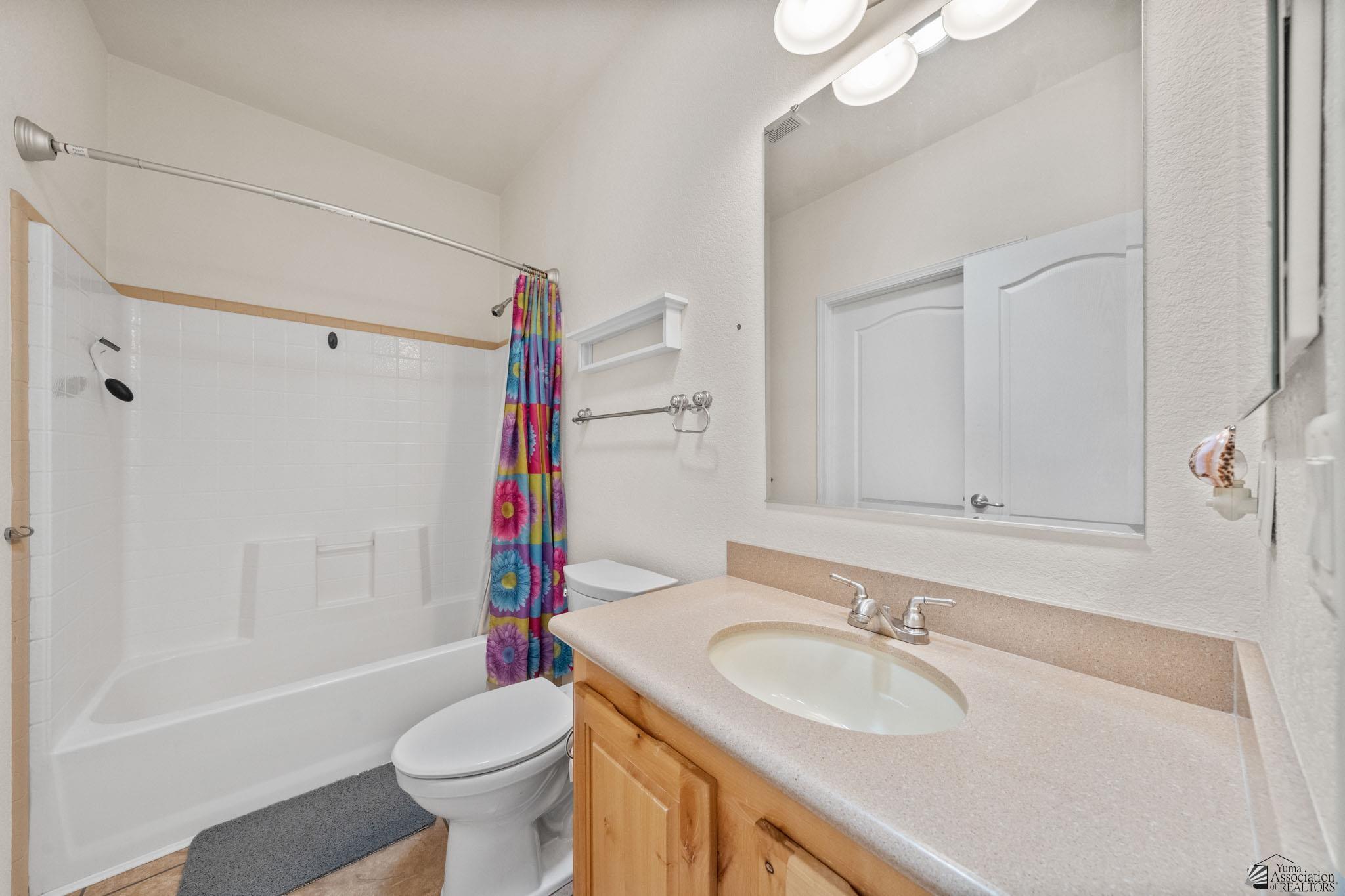13317 E 53 Dr