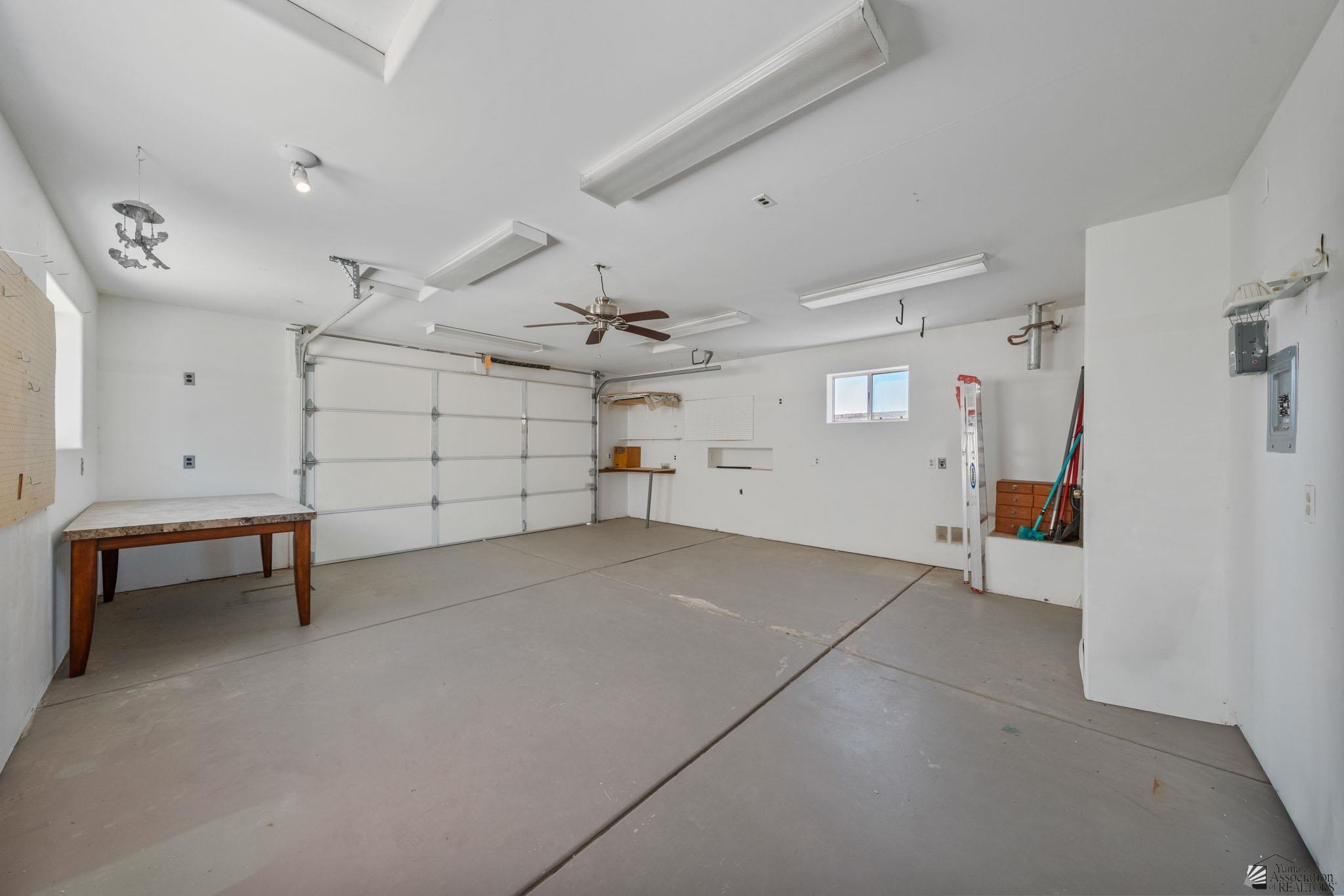 13317 E 53 Dr