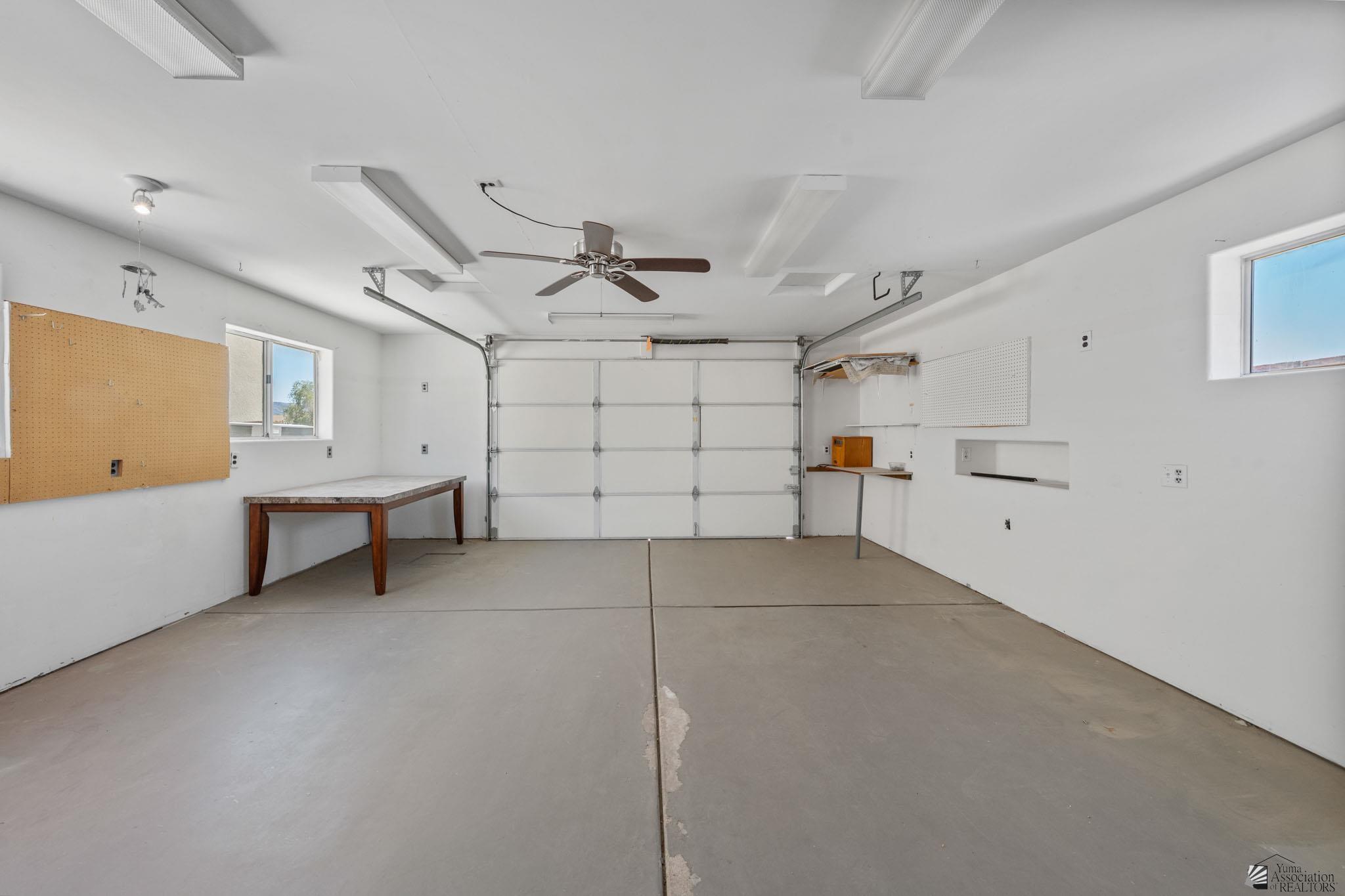 13317 E 53 Dr