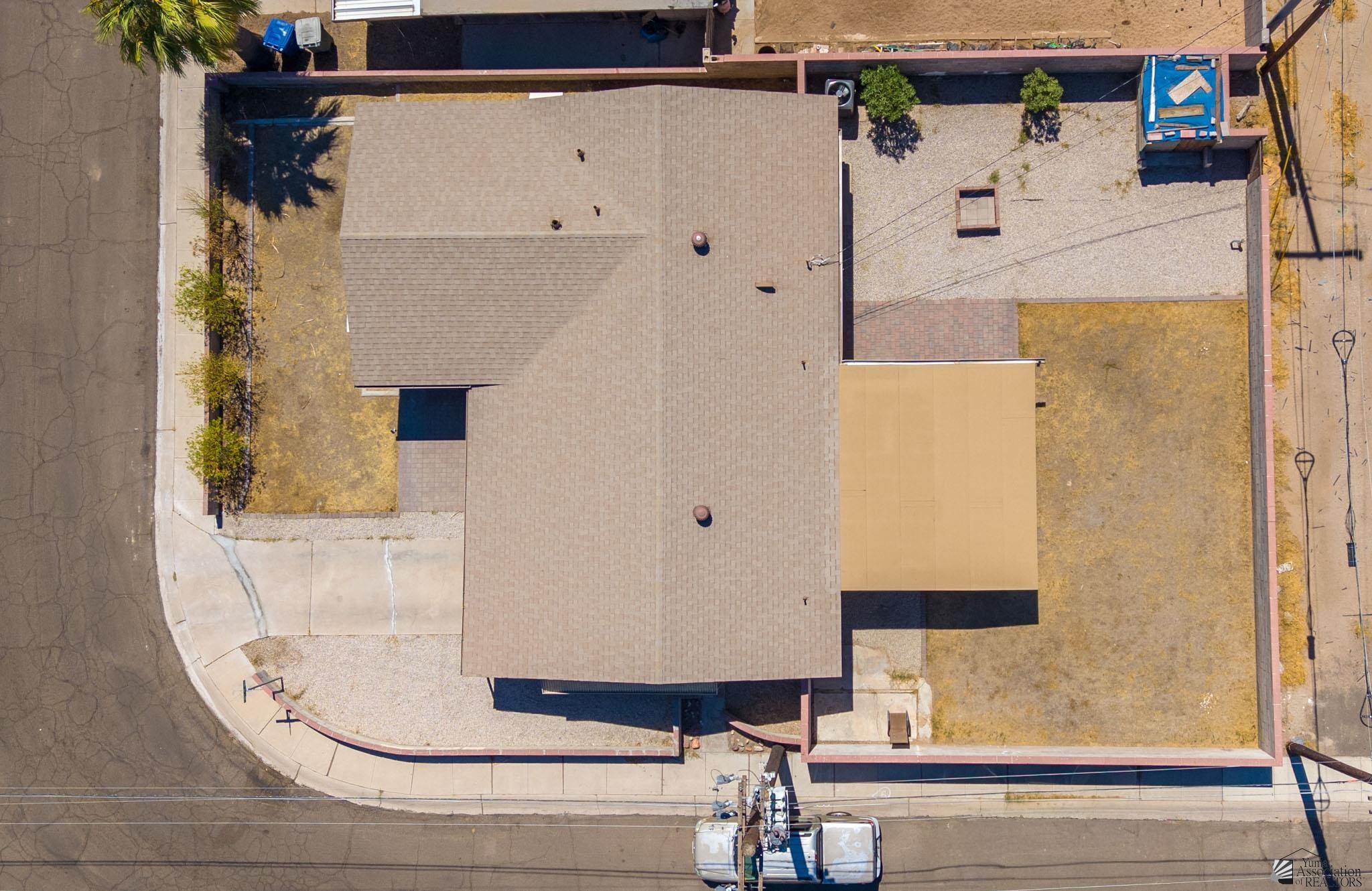 2096 E 26 St