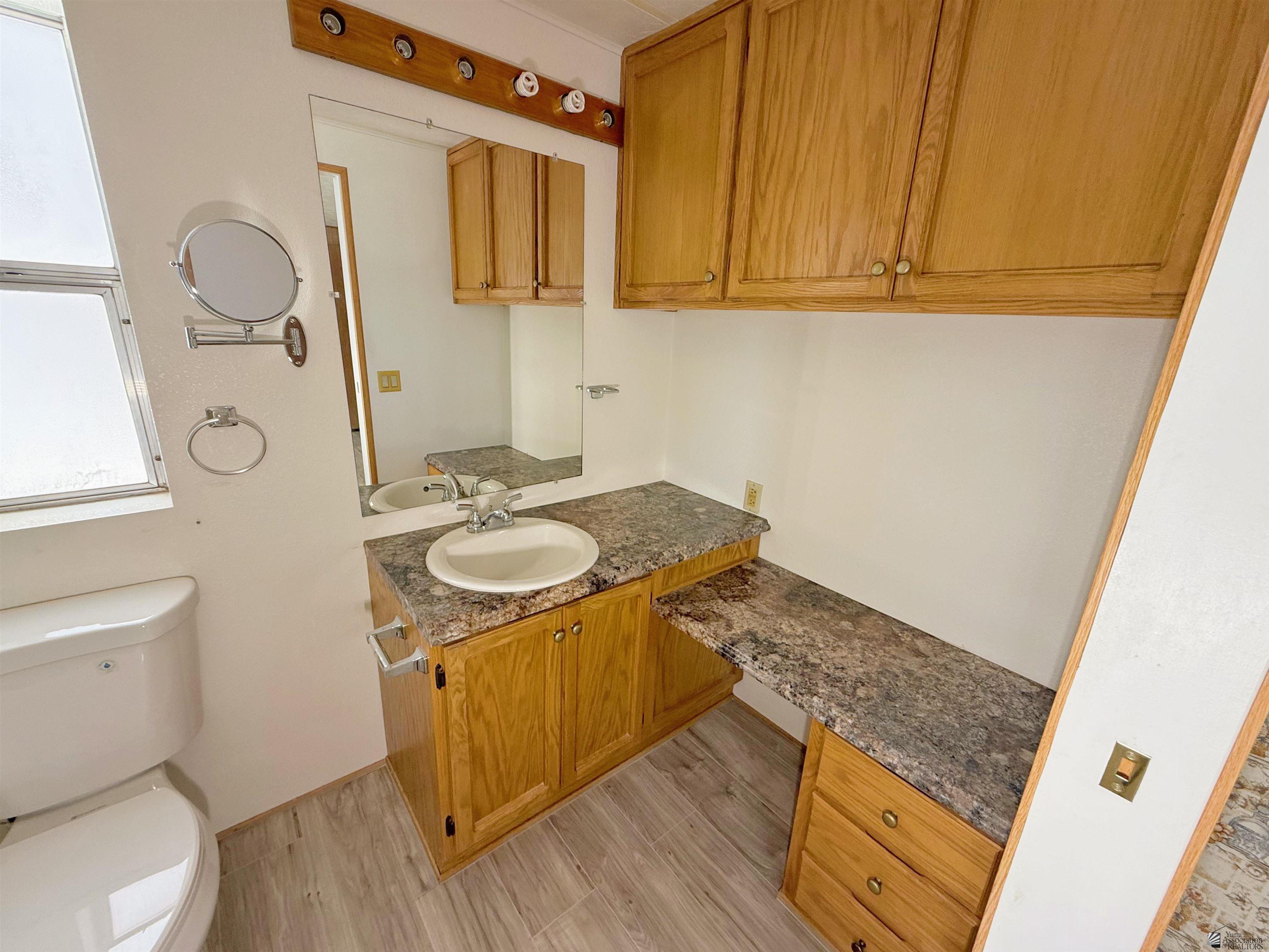 1433 W Mia Ln