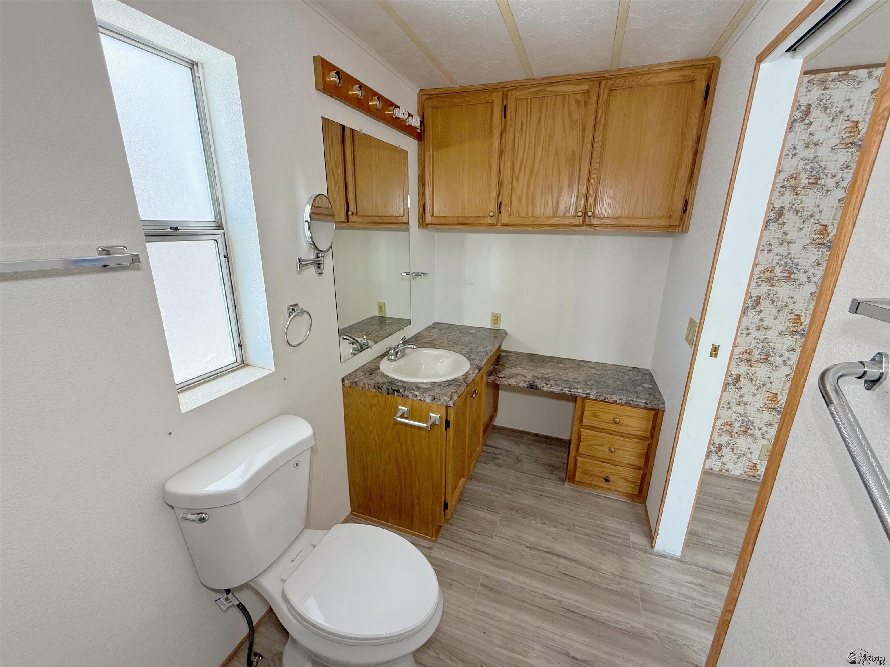 1433 W Mia Ln
