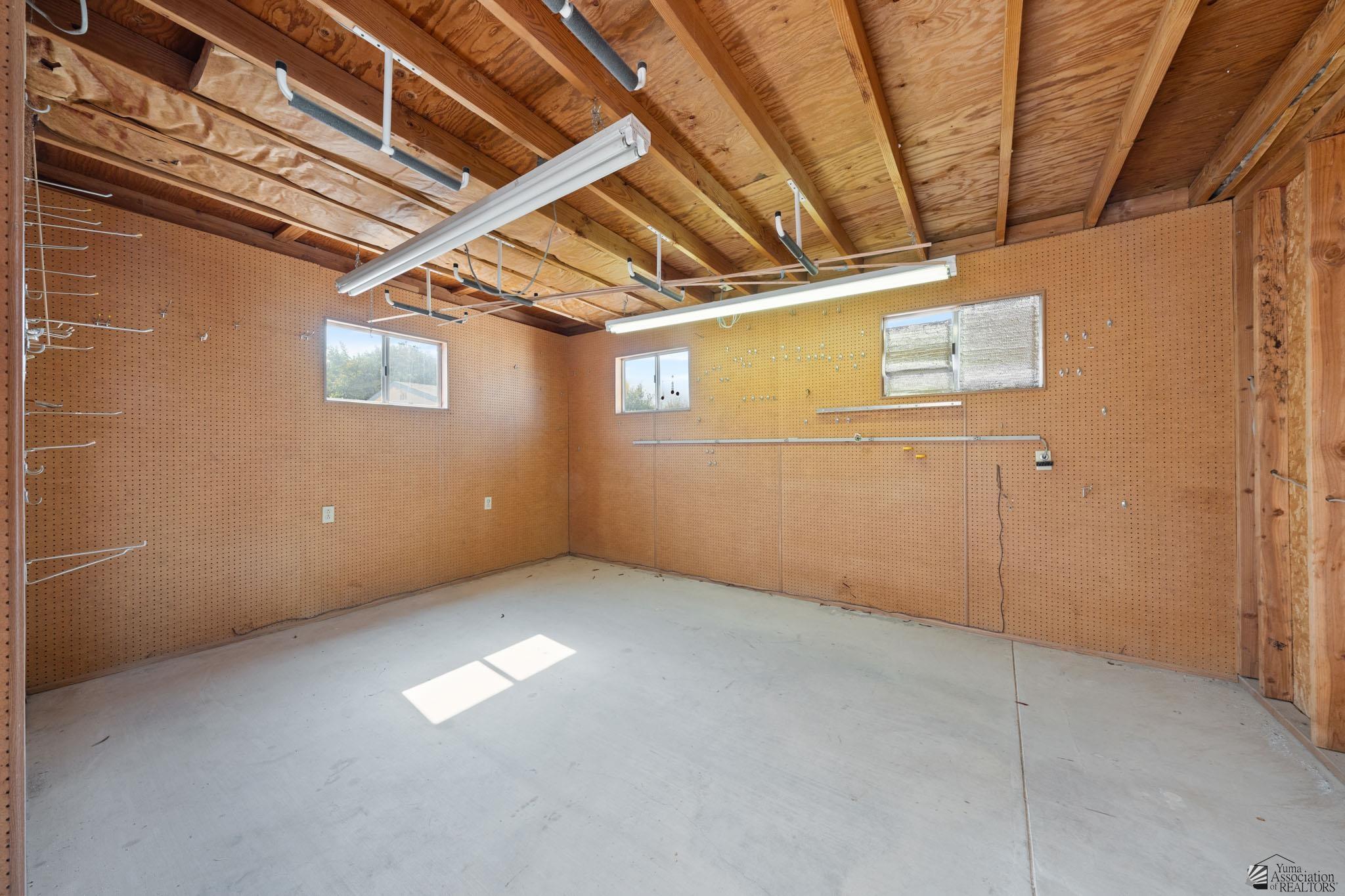 1433 W Mia Ln