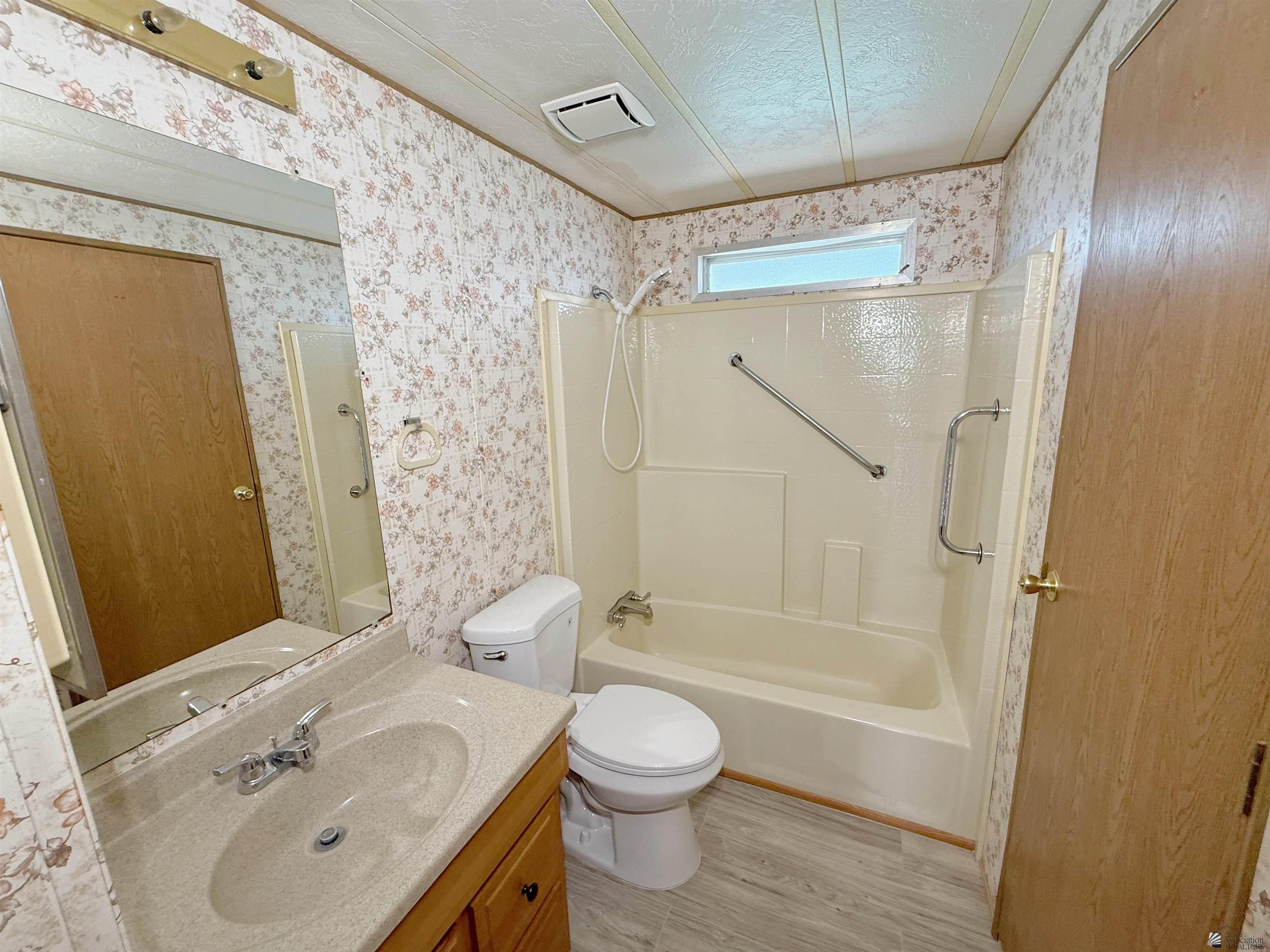 1433 W Mia Ln
