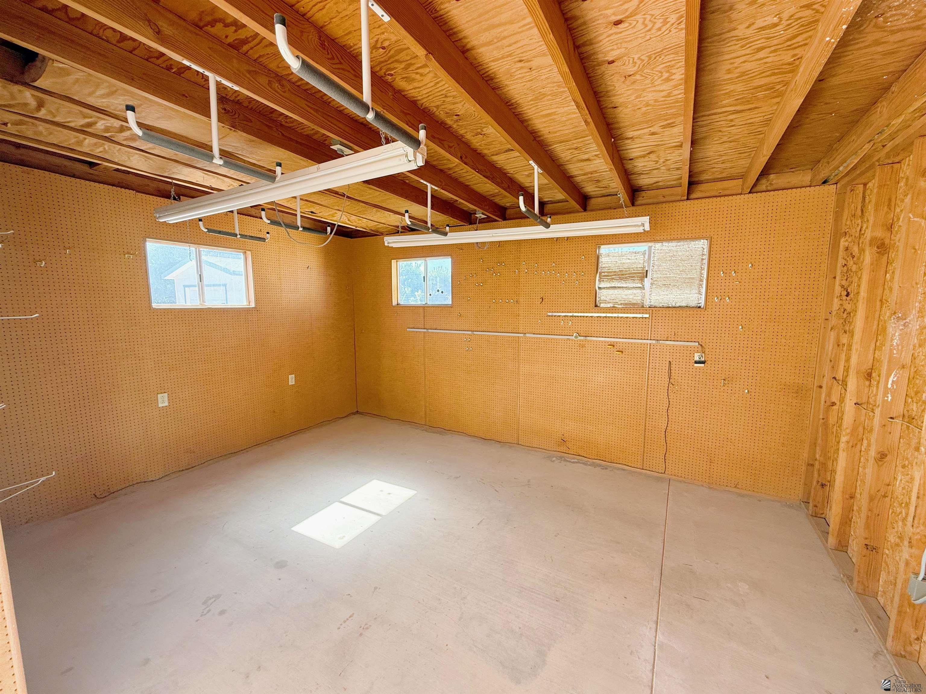 1433 W Mia Ln