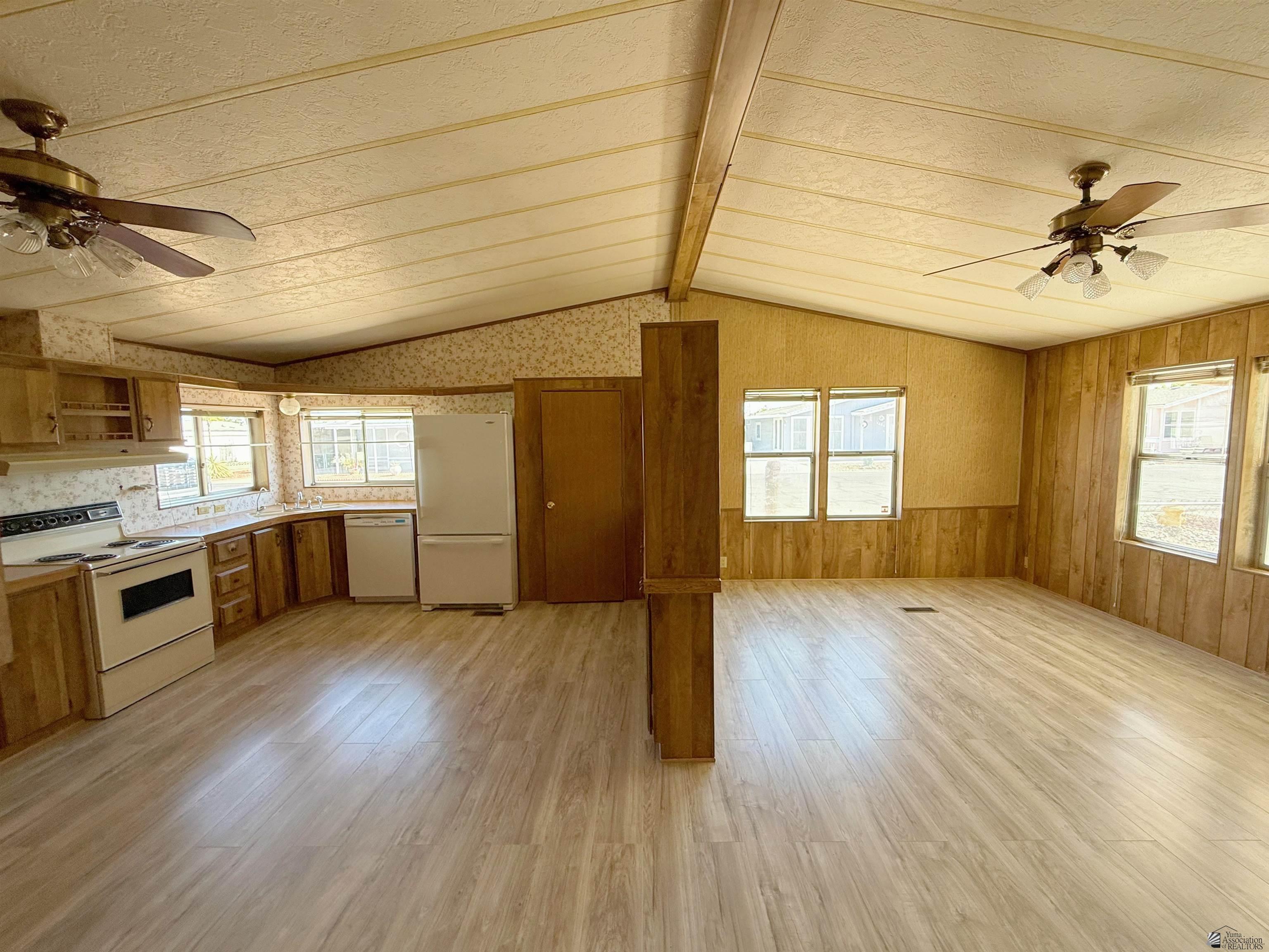 1433 W Mia Ln